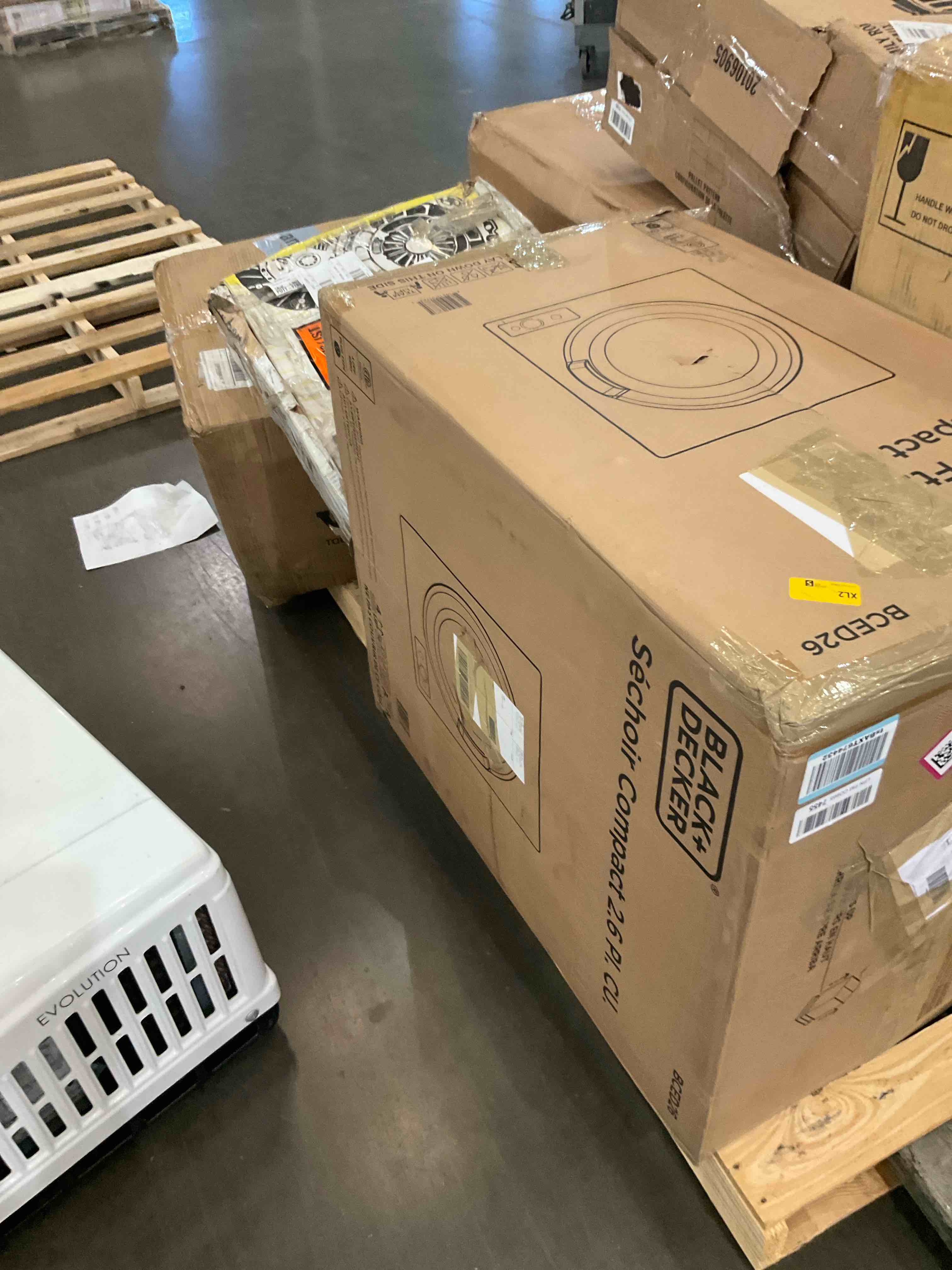 https://s3.amazonaws.com/lotting-images-prod/BargainHunt/BHL00108774_1713798900104.jpeg