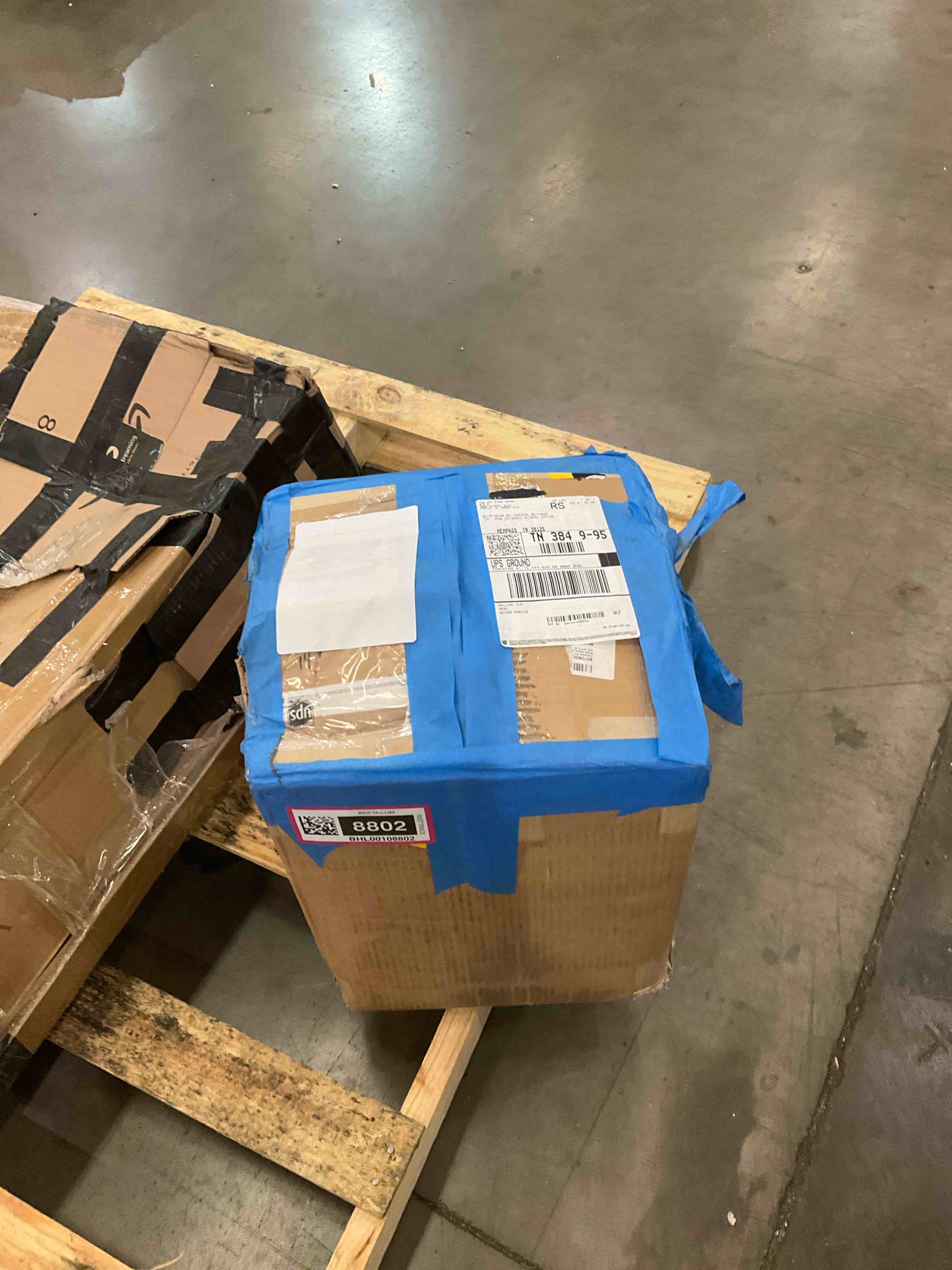 https://s3.amazonaws.com/lotting-images-prod/BargainHunt/BHL00108802_1713967777879.jpeg