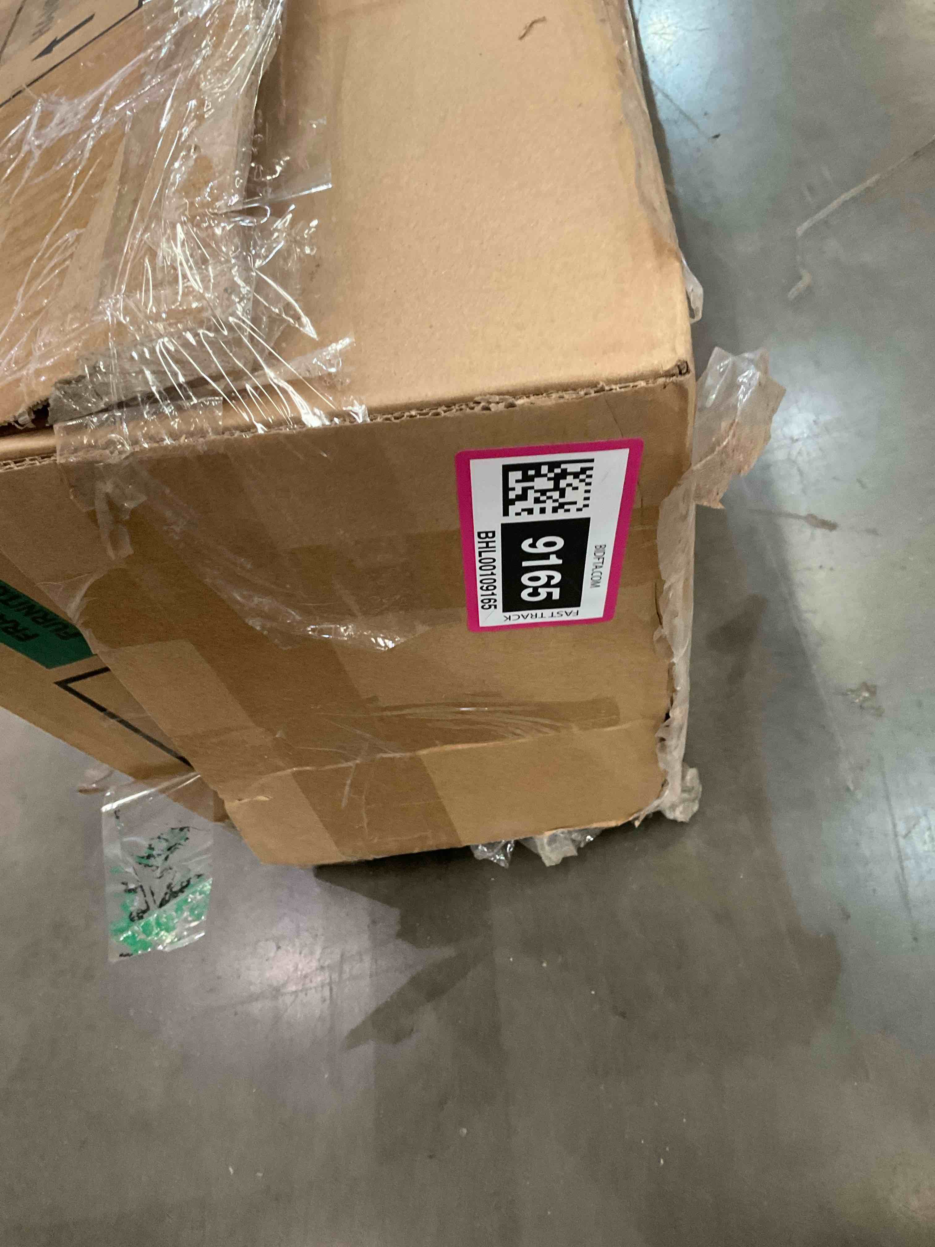 https://s3.amazonaws.com/lotting-images-prod/BargainHunt/BHL00109165_1714675474141.jpeg
