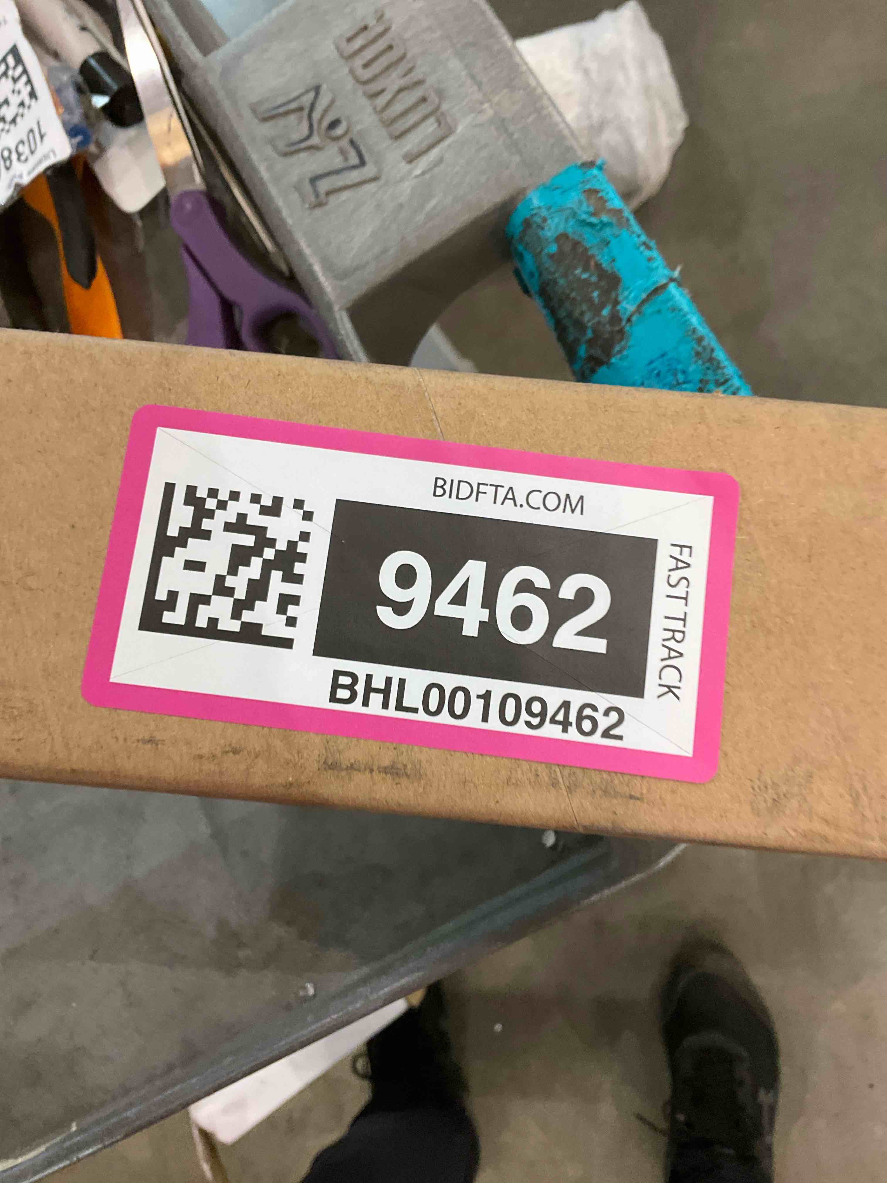 https://s3.amazonaws.com/lotting-images-prod/BargainHunt/BHL00109462_1716207646954.jpeg