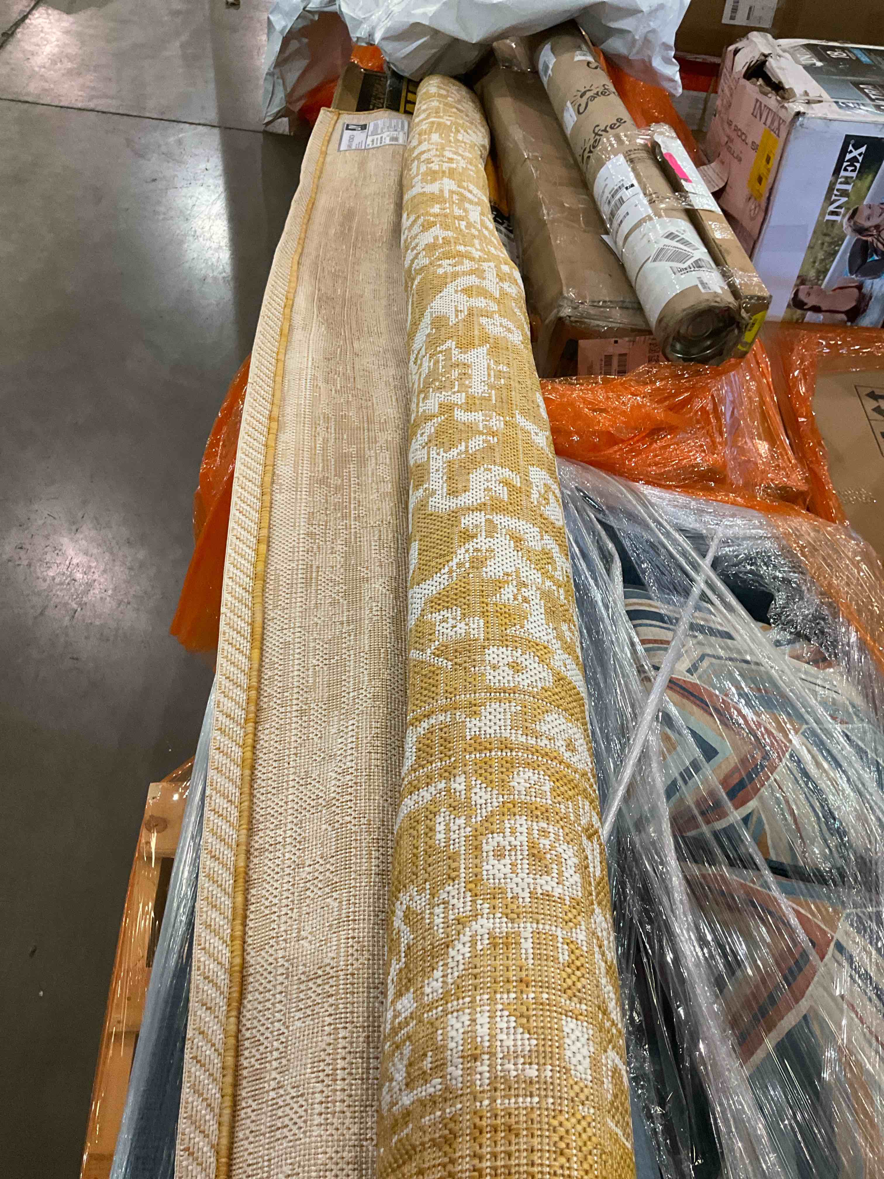 https://s3.amazonaws.com/lotting-images-prod/BargainHunt/BHL00109464_1716208389434.jpeg