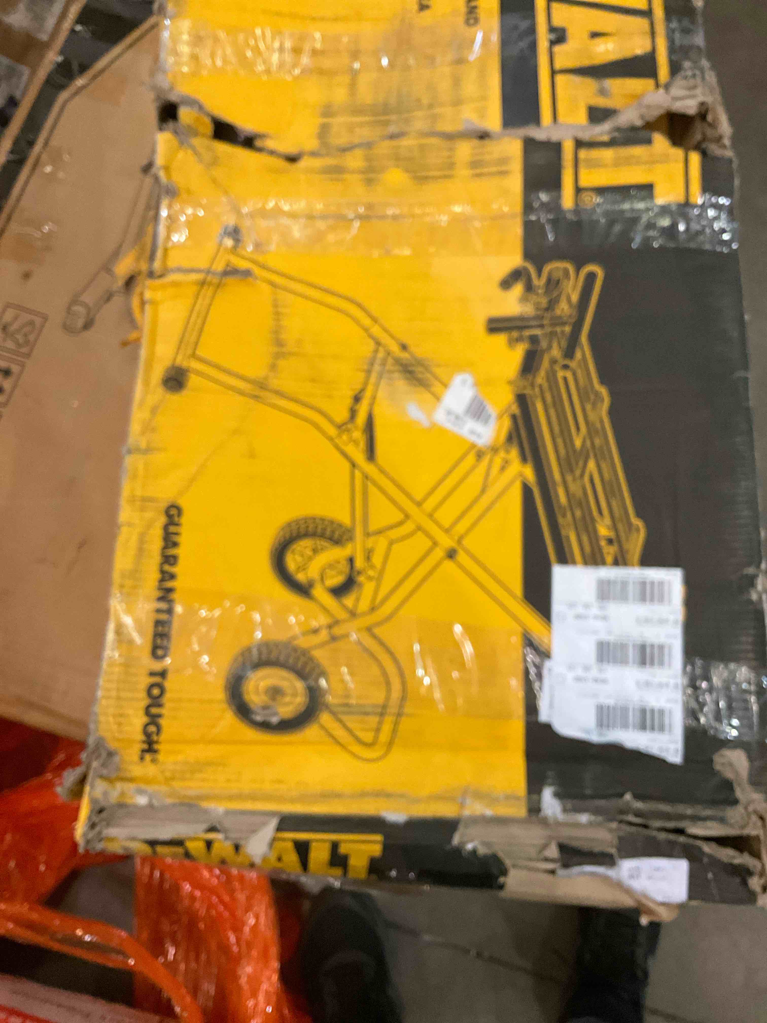 https://s3.amazonaws.com/lotting-images-prod/BargainHunt/BHL00109468_1716209236683.jpeg