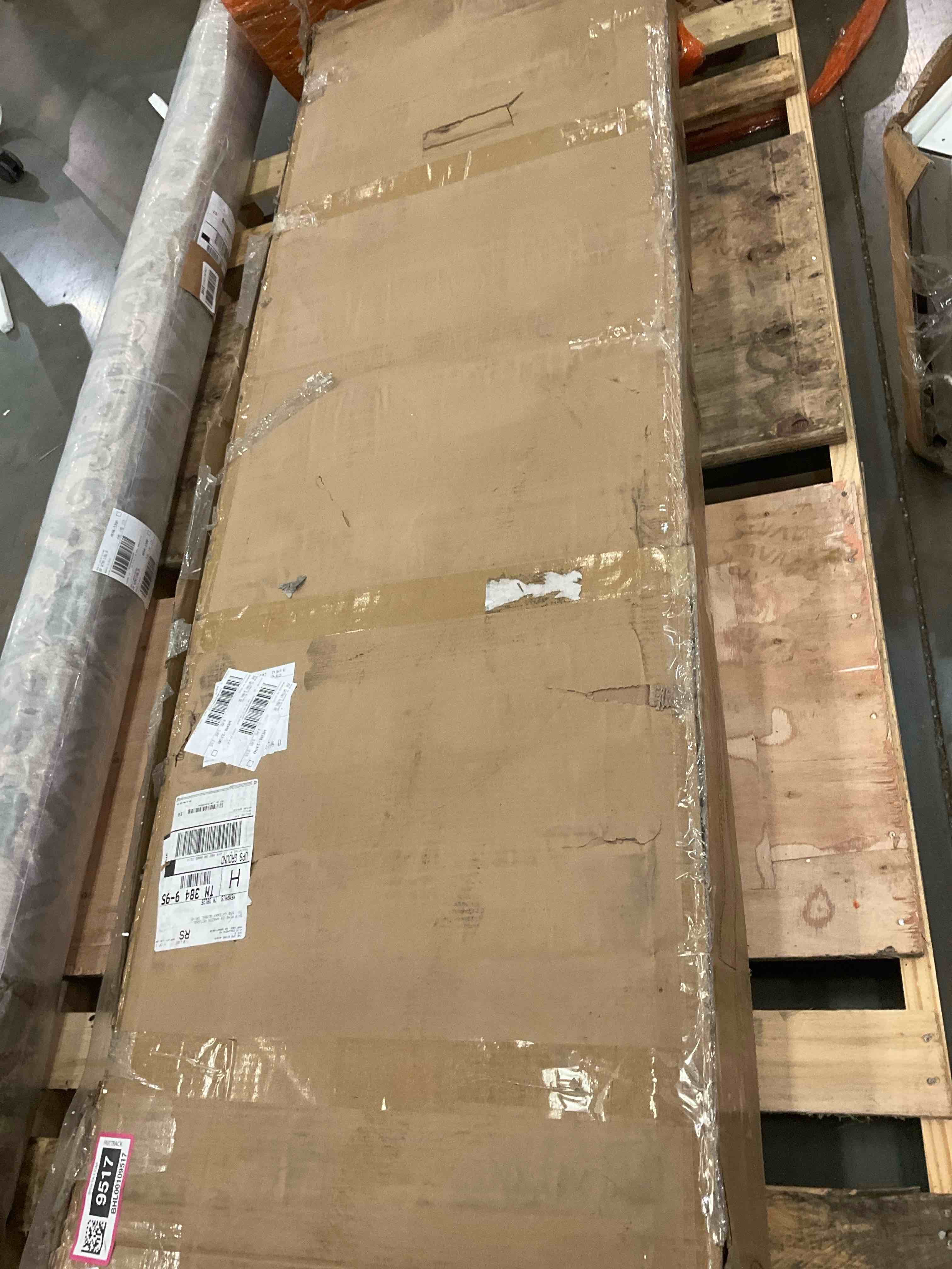 https://s3.amazonaws.com/lotting-images-prod/BargainHunt/BHL00109517_1709565833987.jpeg