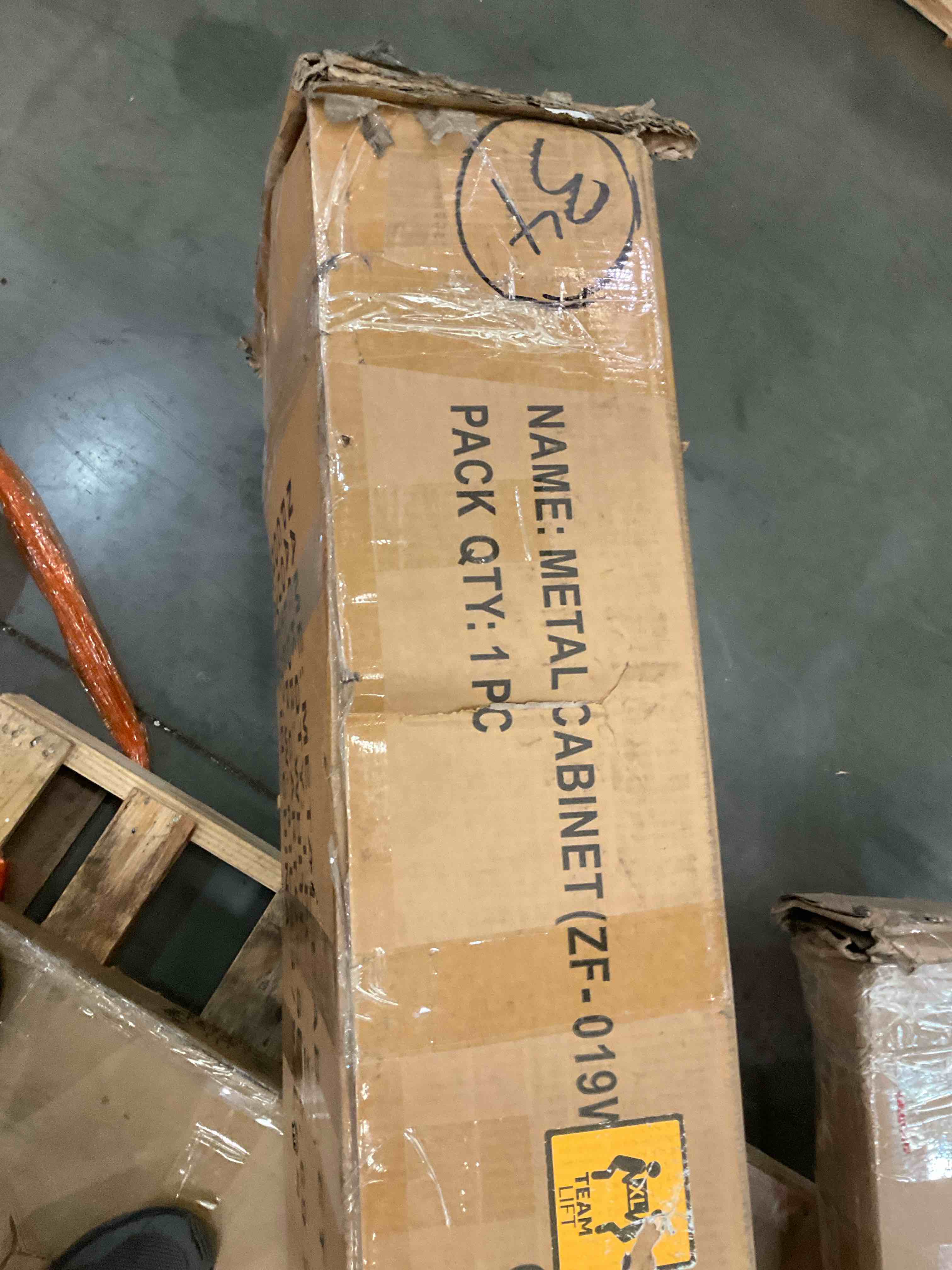 https://s3.amazonaws.com/lotting-images-prod/BargainHunt/BHL00109520_1709565449275.jpeg