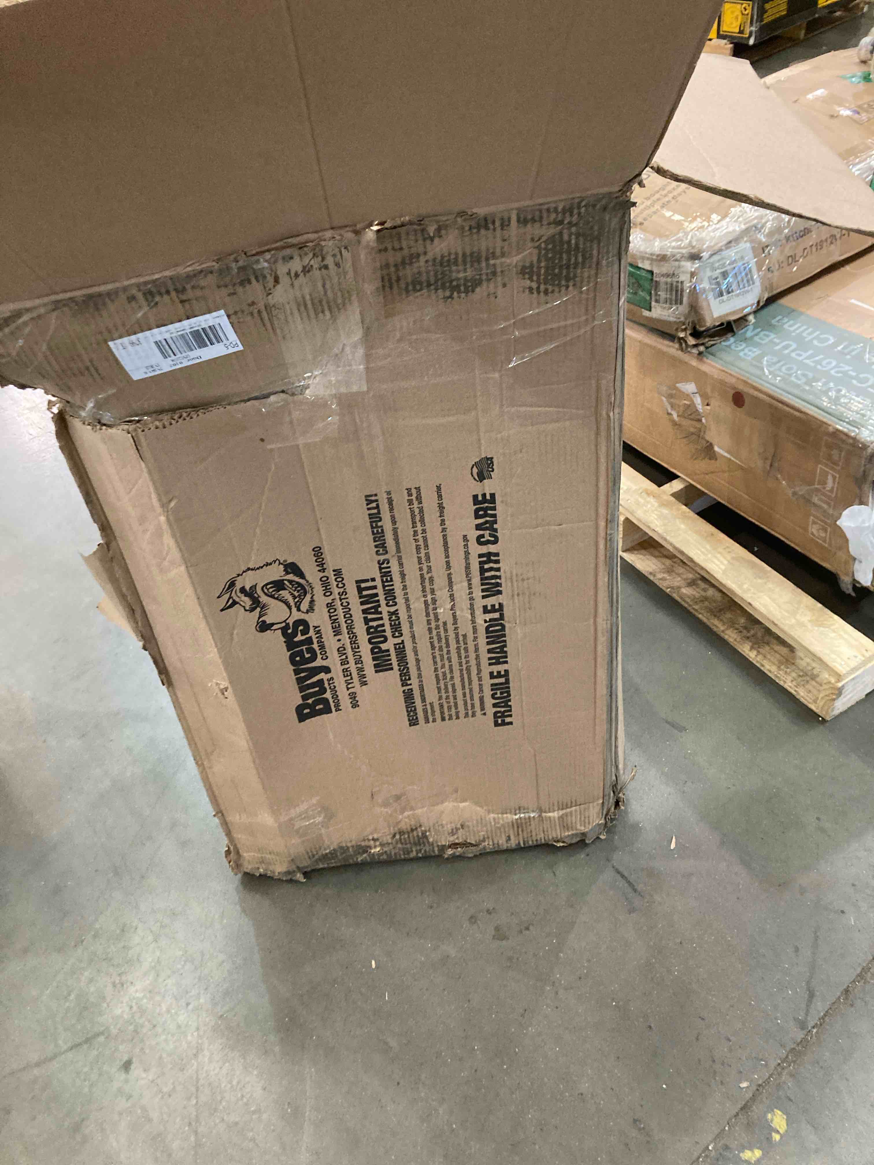 https://s3.amazonaws.com/lotting-images-prod/BargainHunt/BHL00109536_1709566033604.jpeg