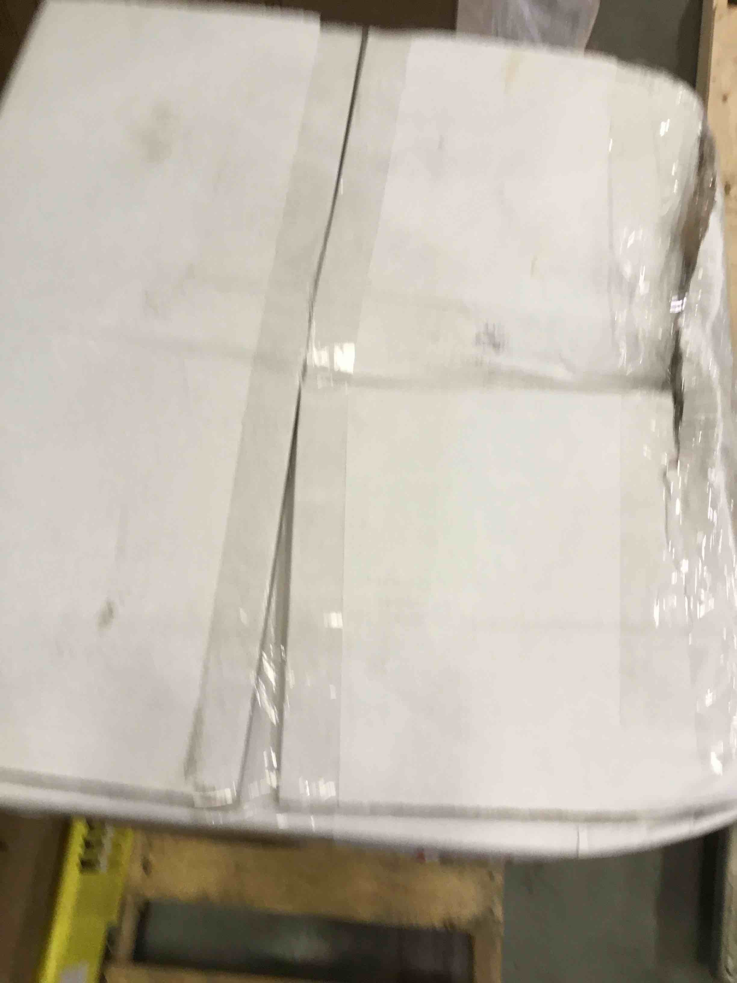 https://s3.amazonaws.com/lotting-images-prod/BargainHunt/BHL00109688_1710172427411.jpeg