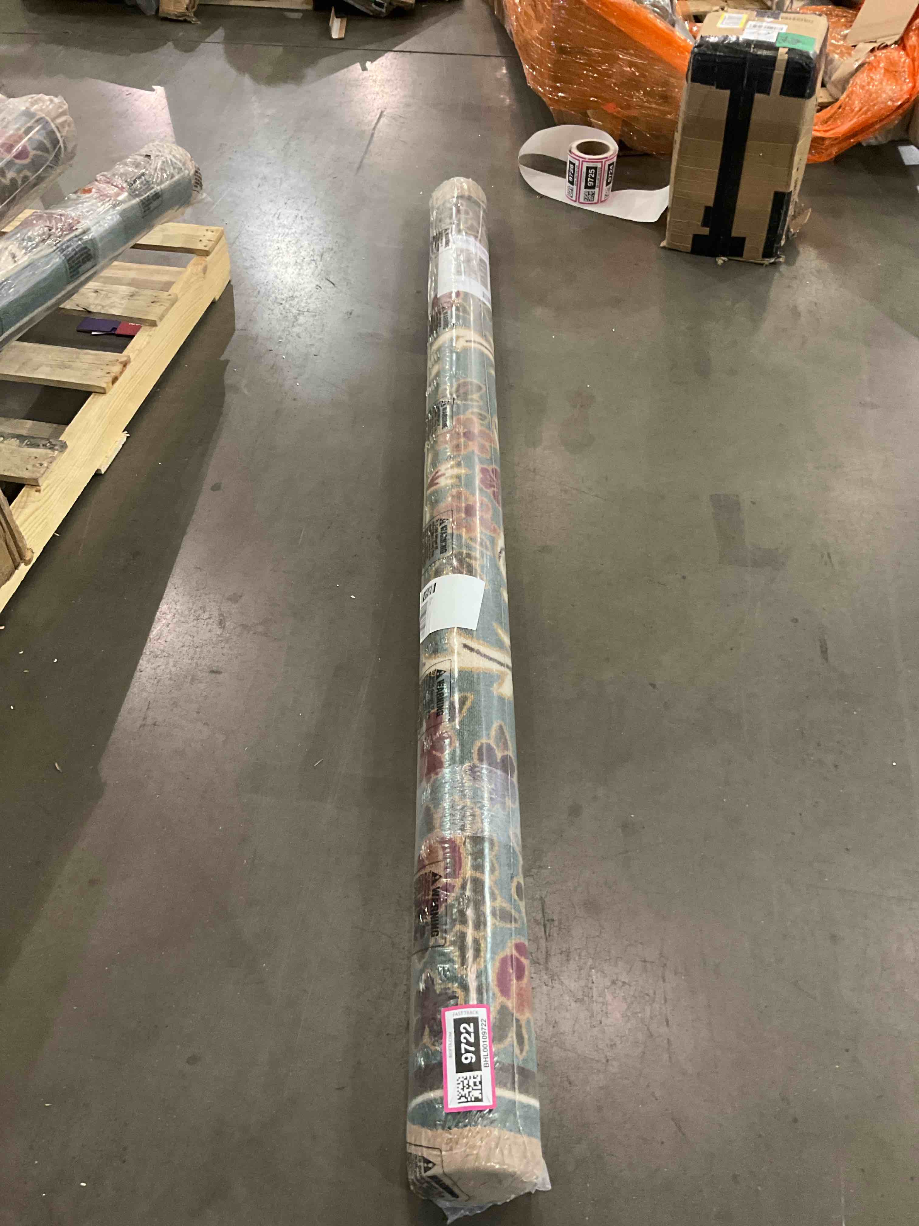 https://s3.amazonaws.com/lotting-images-prod/BargainHunt/BHL00109722_1713962572300.jpeg