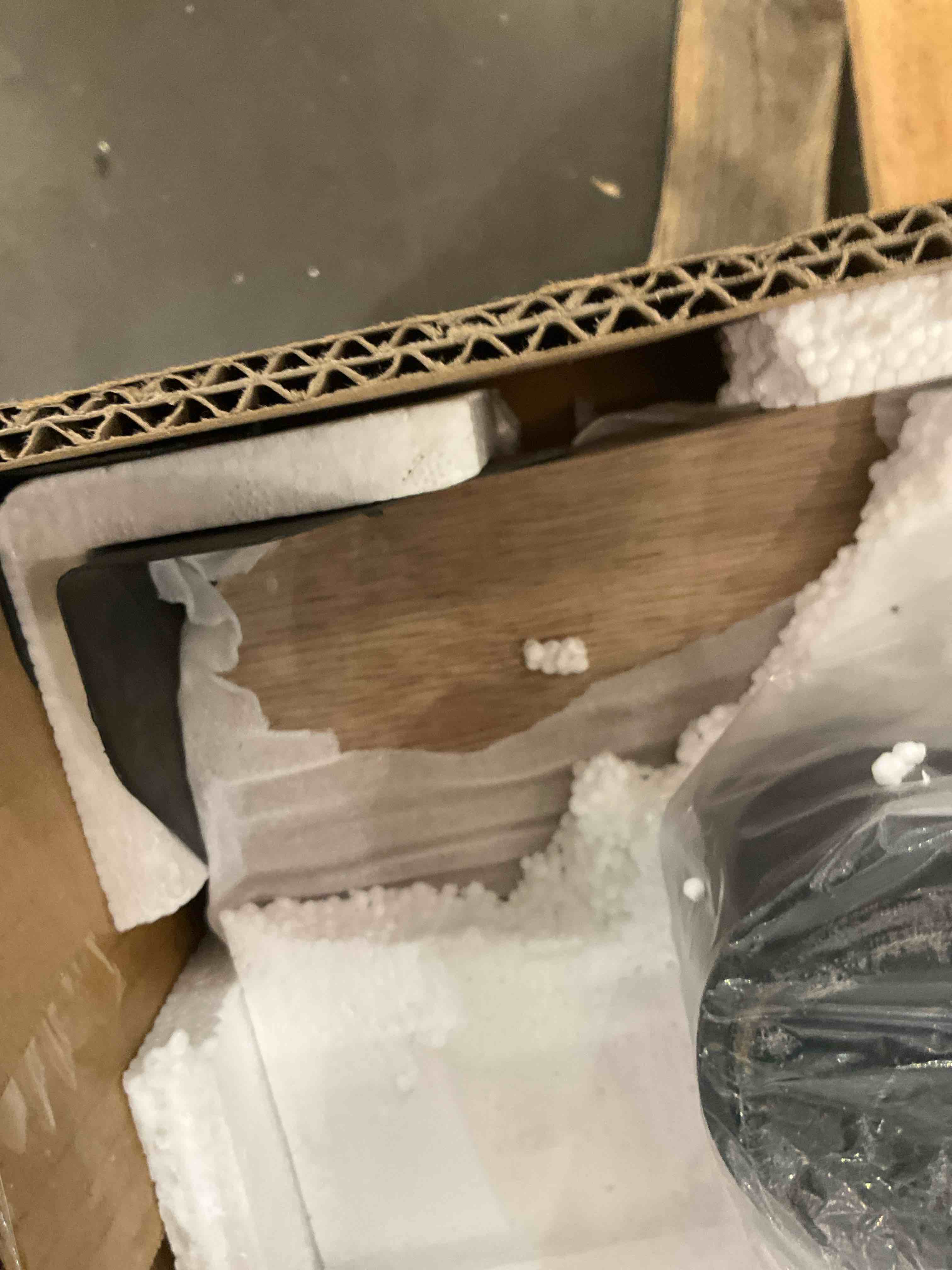 https://s3.amazonaws.com/lotting-images-prod/BargainHunt/BHL00109937_1714756165099.jpeg