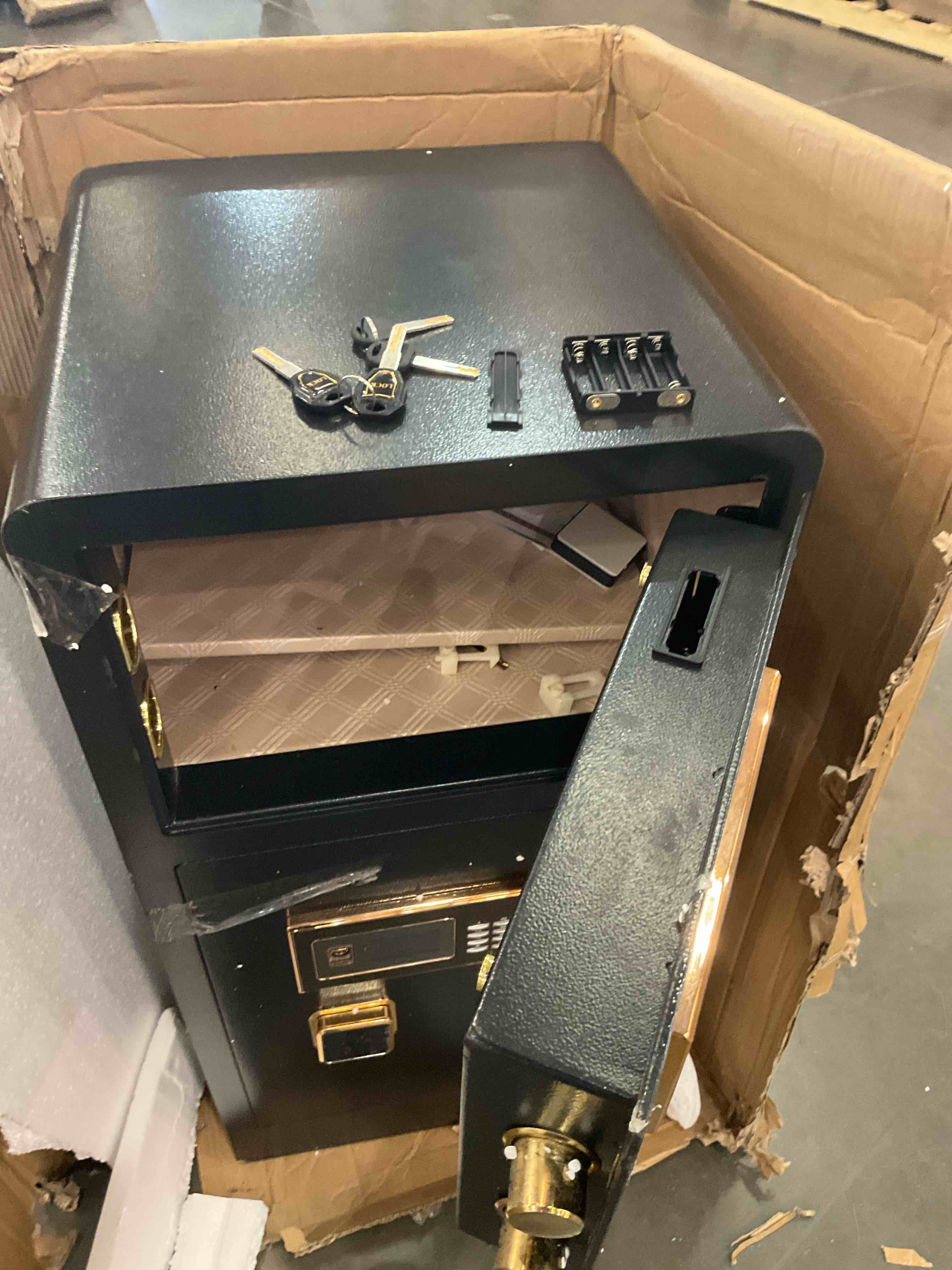 https://s3.amazonaws.com/lotting-images-prod/BargainHunt/BHL00109942_1714757135265.jpeg