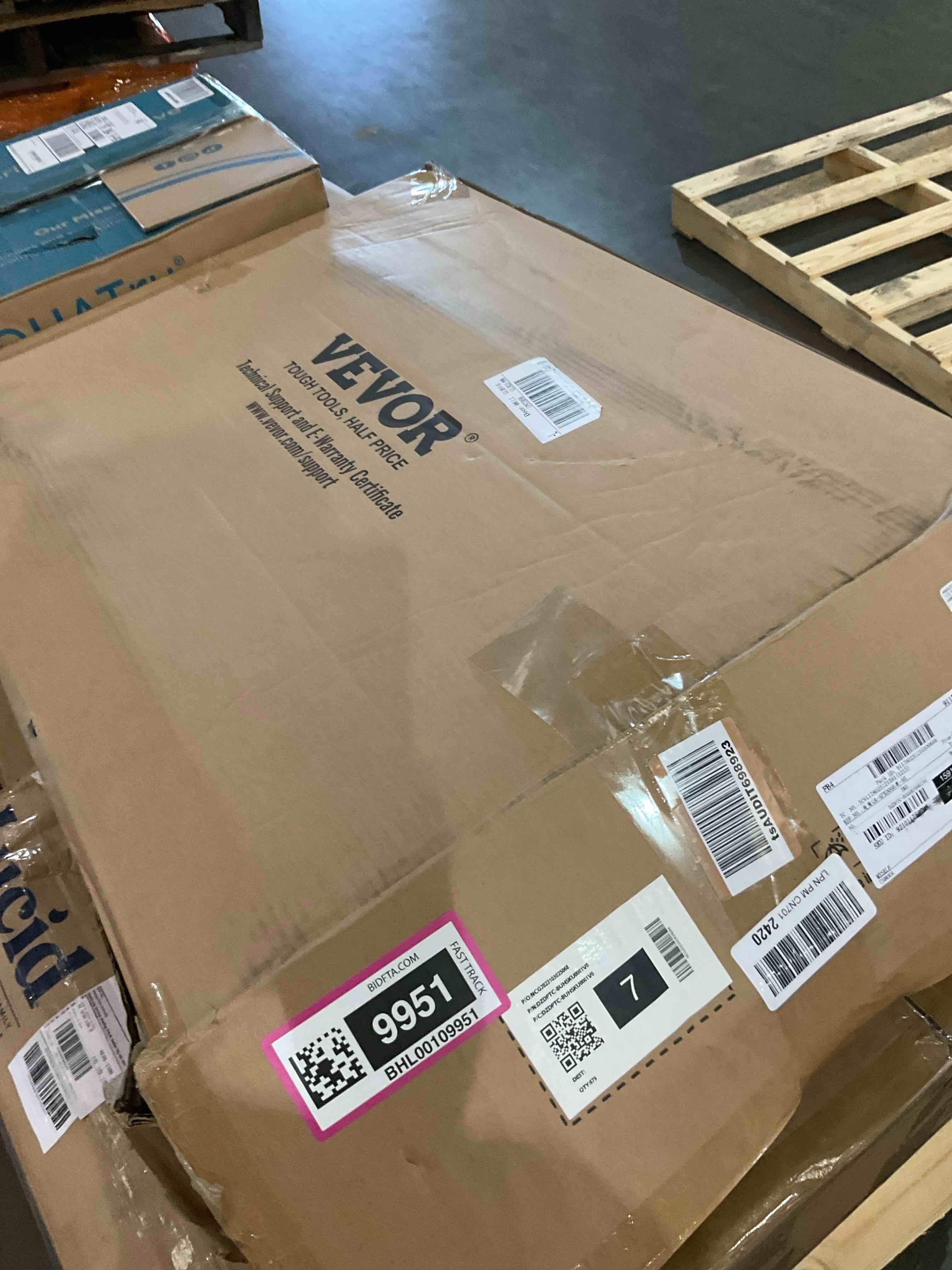 https://s3.amazonaws.com/lotting-images-prod/BargainHunt/BHL00109951_1715083424565.jpeg