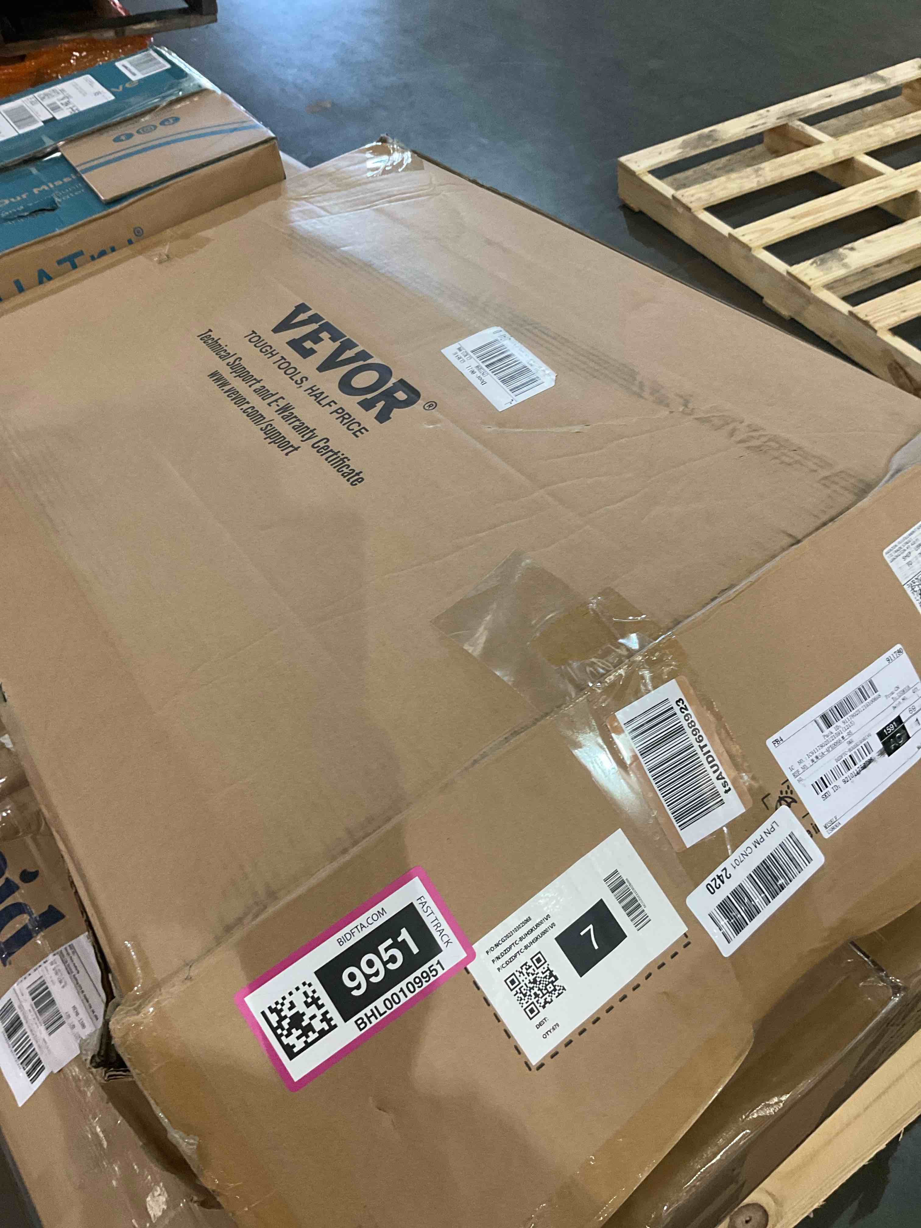 https://s3.amazonaws.com/lotting-images-prod/BargainHunt/BHL00109951_1715083425546.jpeg