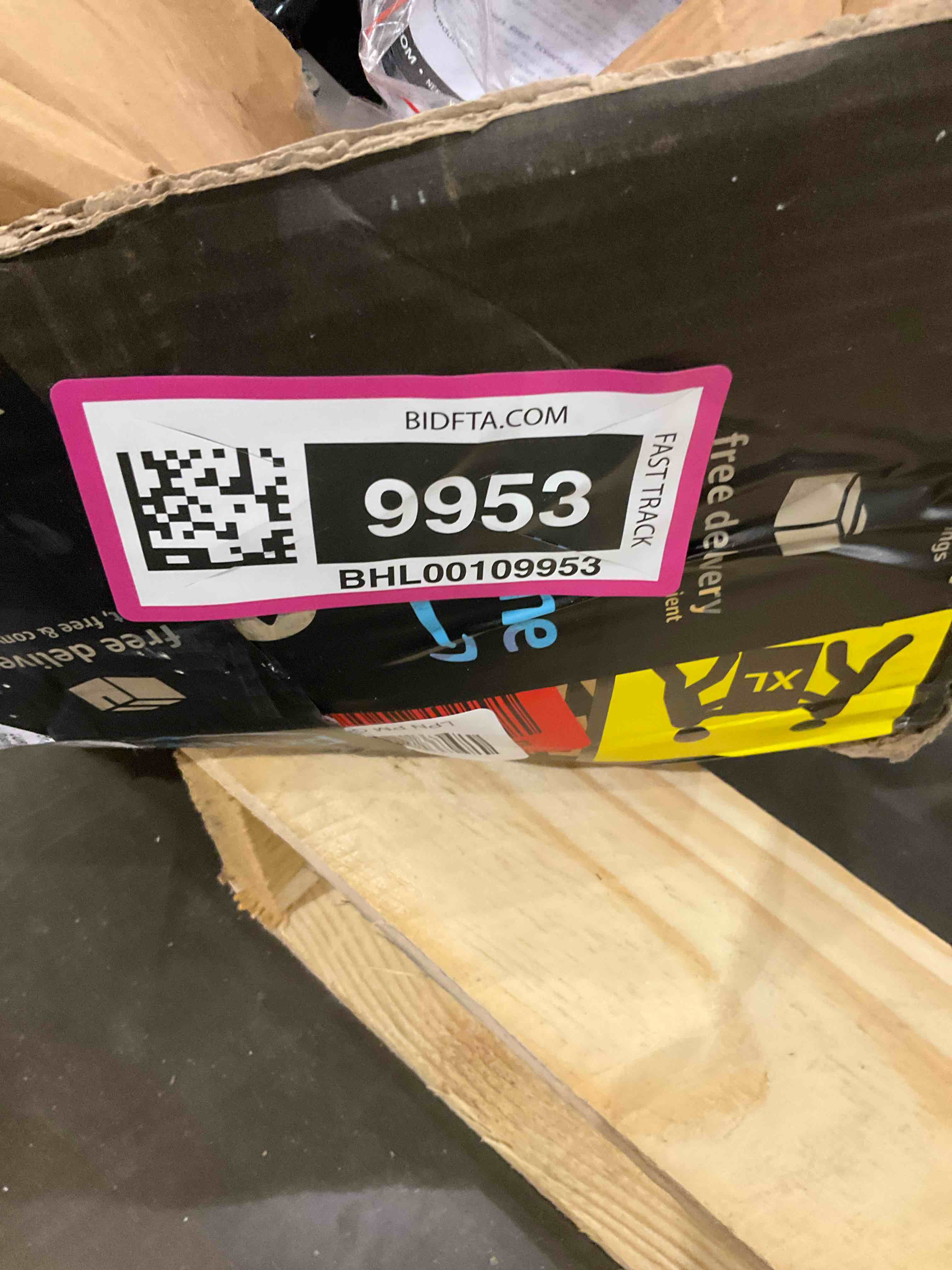 https://s3.amazonaws.com/lotting-images-prod/BargainHunt/BHL00109953_1715083961579.jpeg