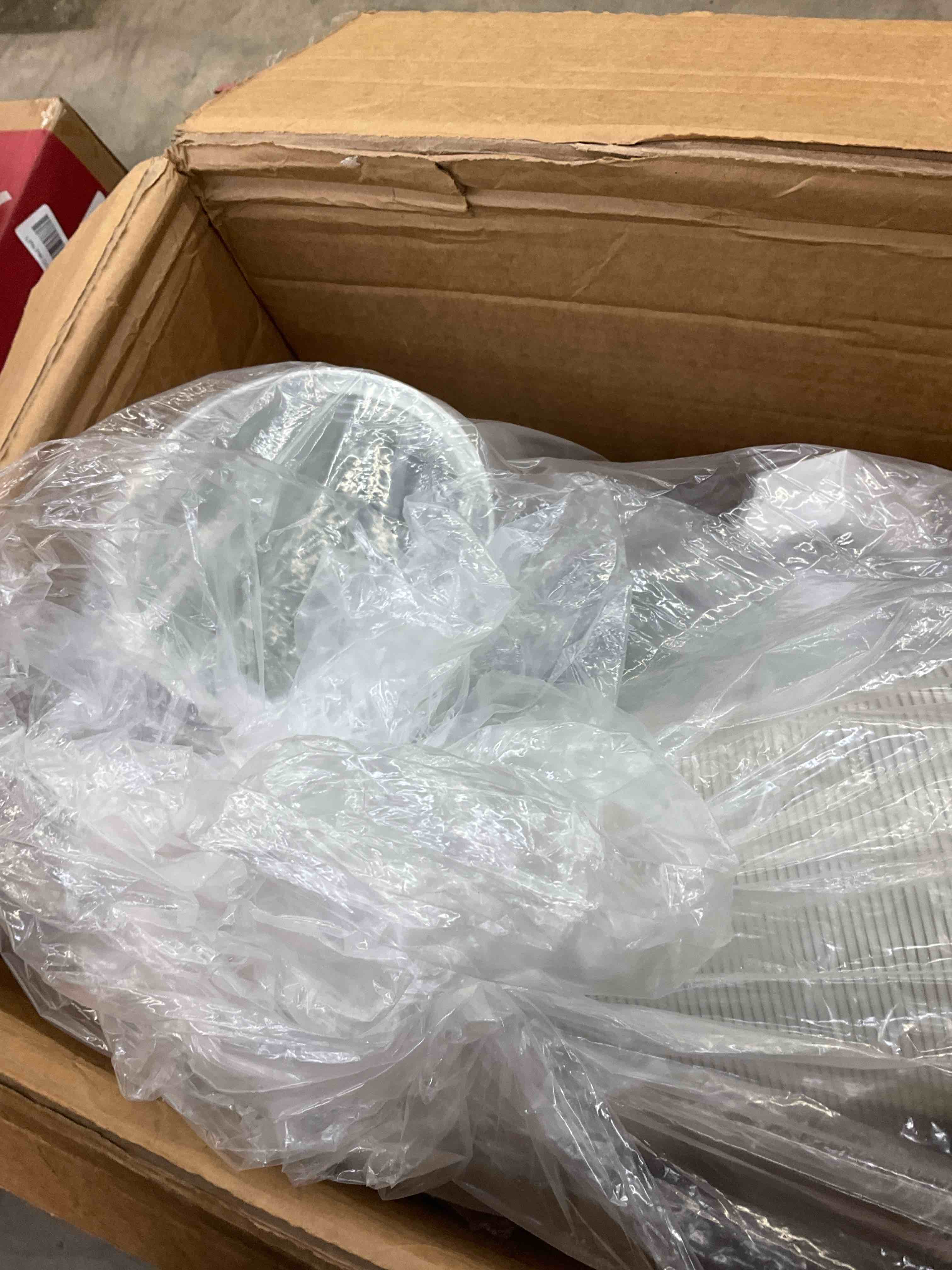 https://s3.amazonaws.com/lotting-images-prod/BargainHunt/BHL00121295_1712091232535.jpeg