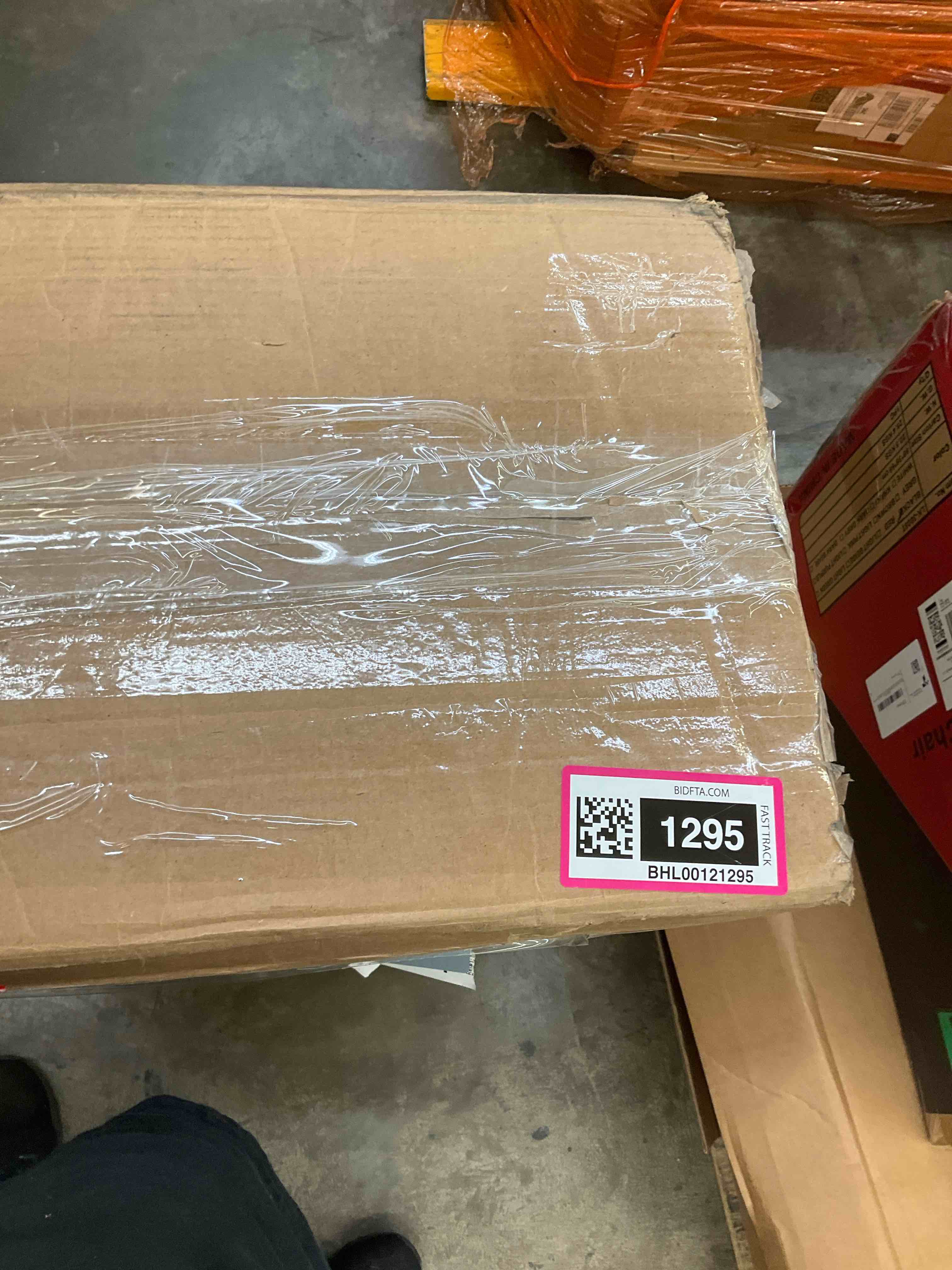 https://s3.amazonaws.com/lotting-images-prod/BargainHunt/BHL00121295_1712091454992.jpeg