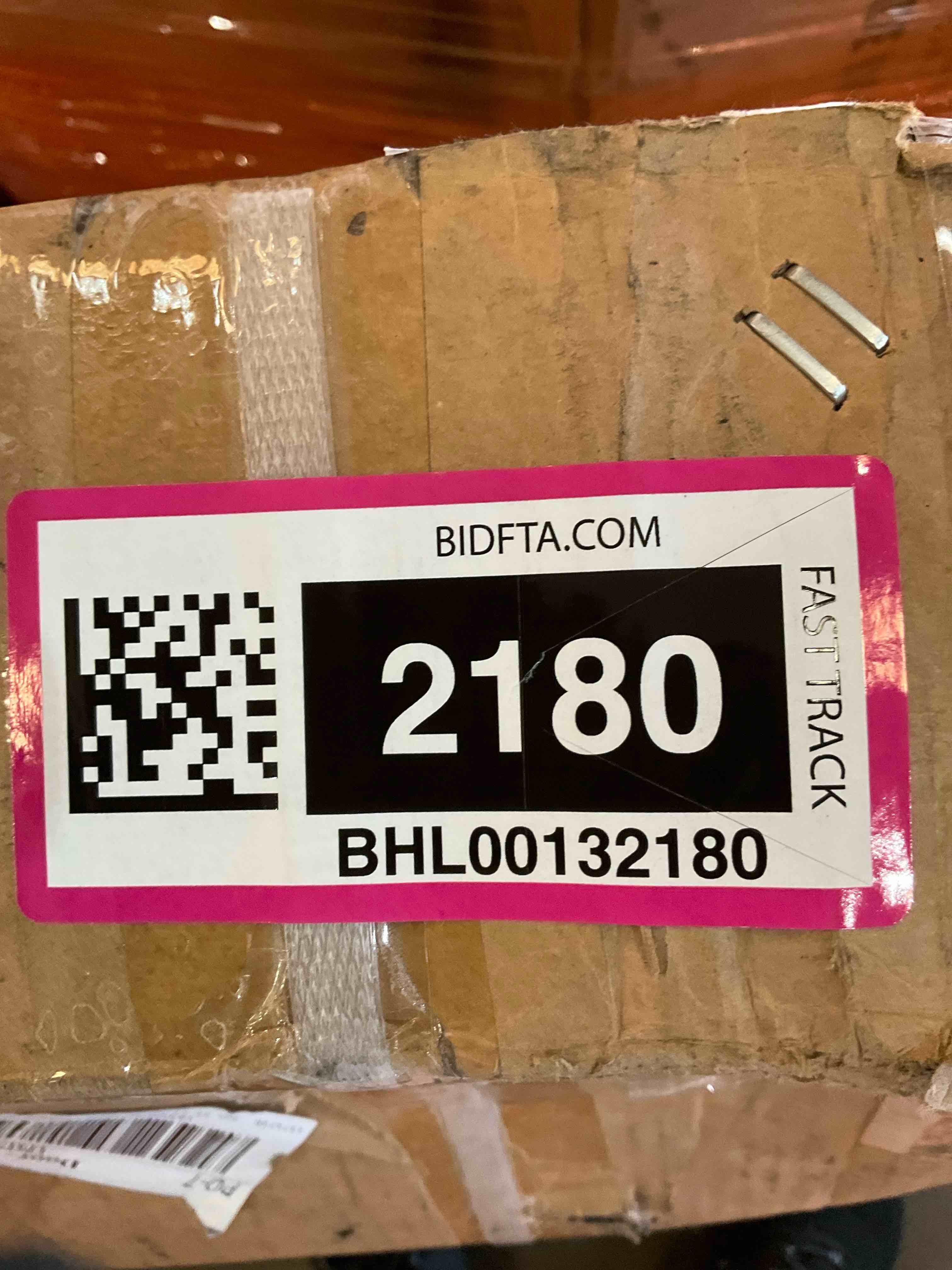 https://s3.amazonaws.com/lotting-images-prod/BargainHunt/BHL00132180_1722957875902.jpeg