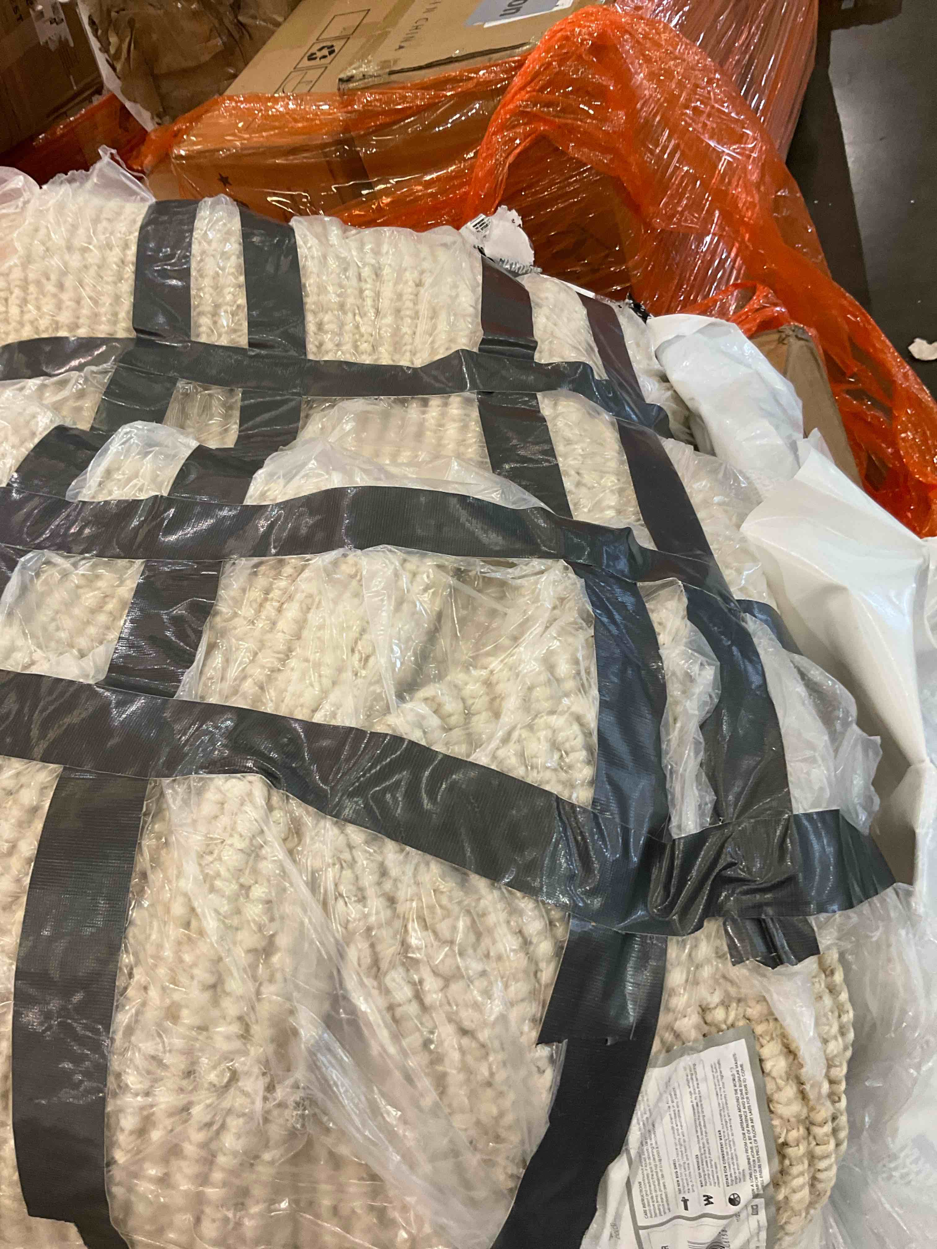 https://s3.amazonaws.com/lotting-images-prod/BargainHunt/BHL00132218_1723650651928.jpeg