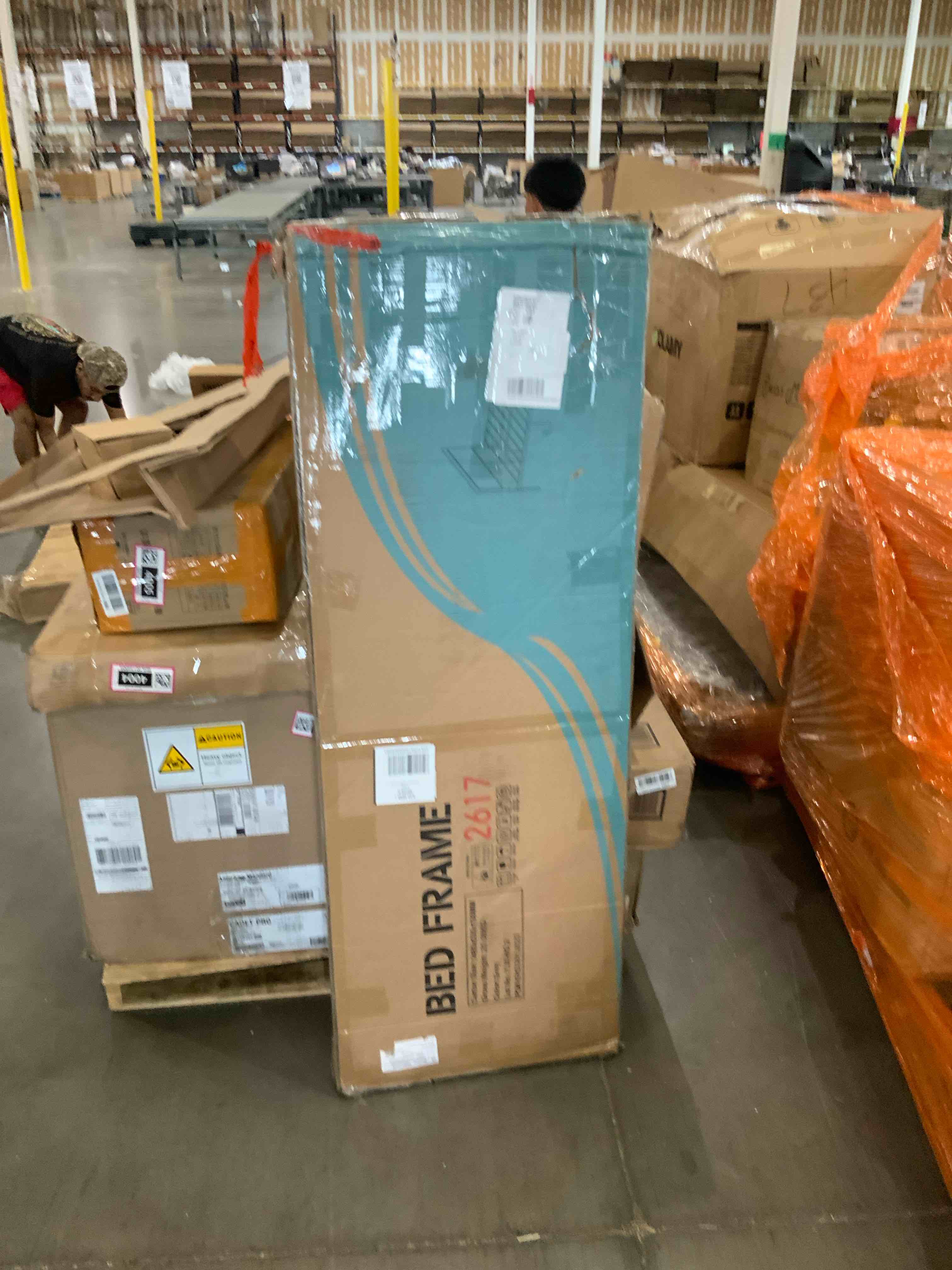 VECELO Full Size Metal Platform Bed Frame with Headboard and Footboard, Heavy Duty Slat Support/No Box Spring Needed Mattress Foundation/Underbed Storage Space, Victorian Style