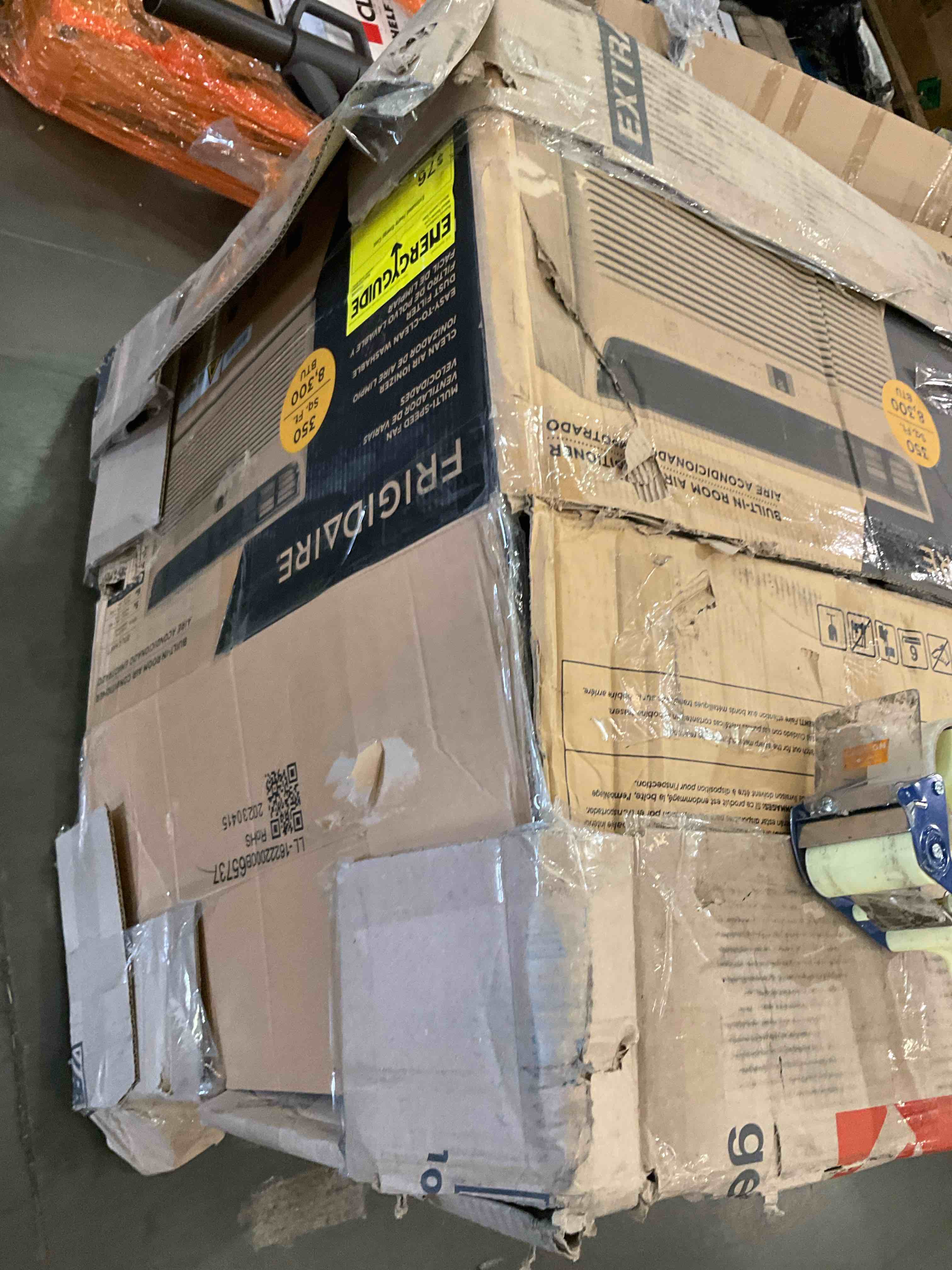 VEVOR 100FT x 3/4 Inch Drain Cleaning Machine Sewer Auger Auto Feed with 4 Cutter & Air-activated Foot Switch for 4" to 8" Pipes, Orange, Black