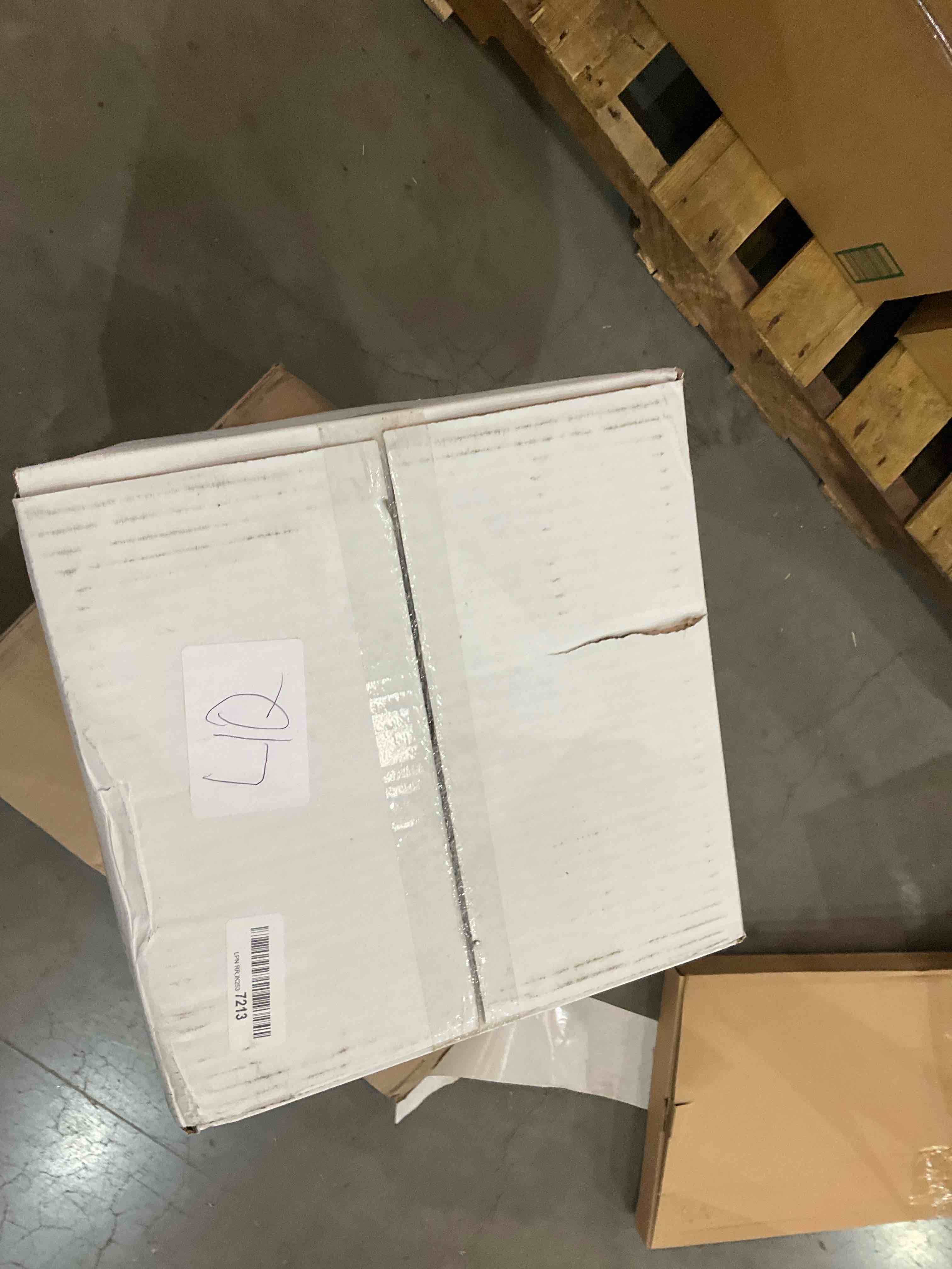 https://s3.amazonaws.com/lotting-images-prod/BargainHunt/BHL00133929_1706907191715.jpeg