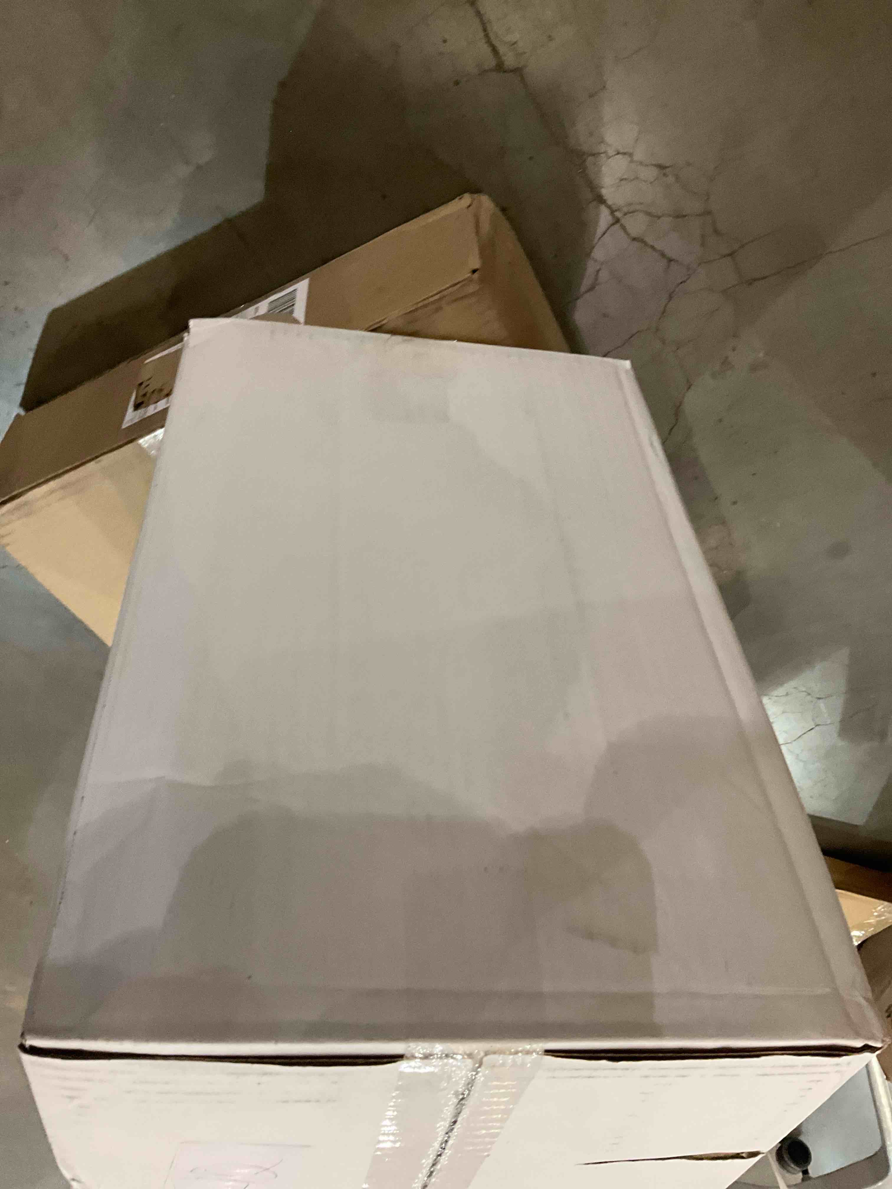 https://s3.amazonaws.com/lotting-images-prod/BargainHunt/BHL00133929_1706907193350.jpeg