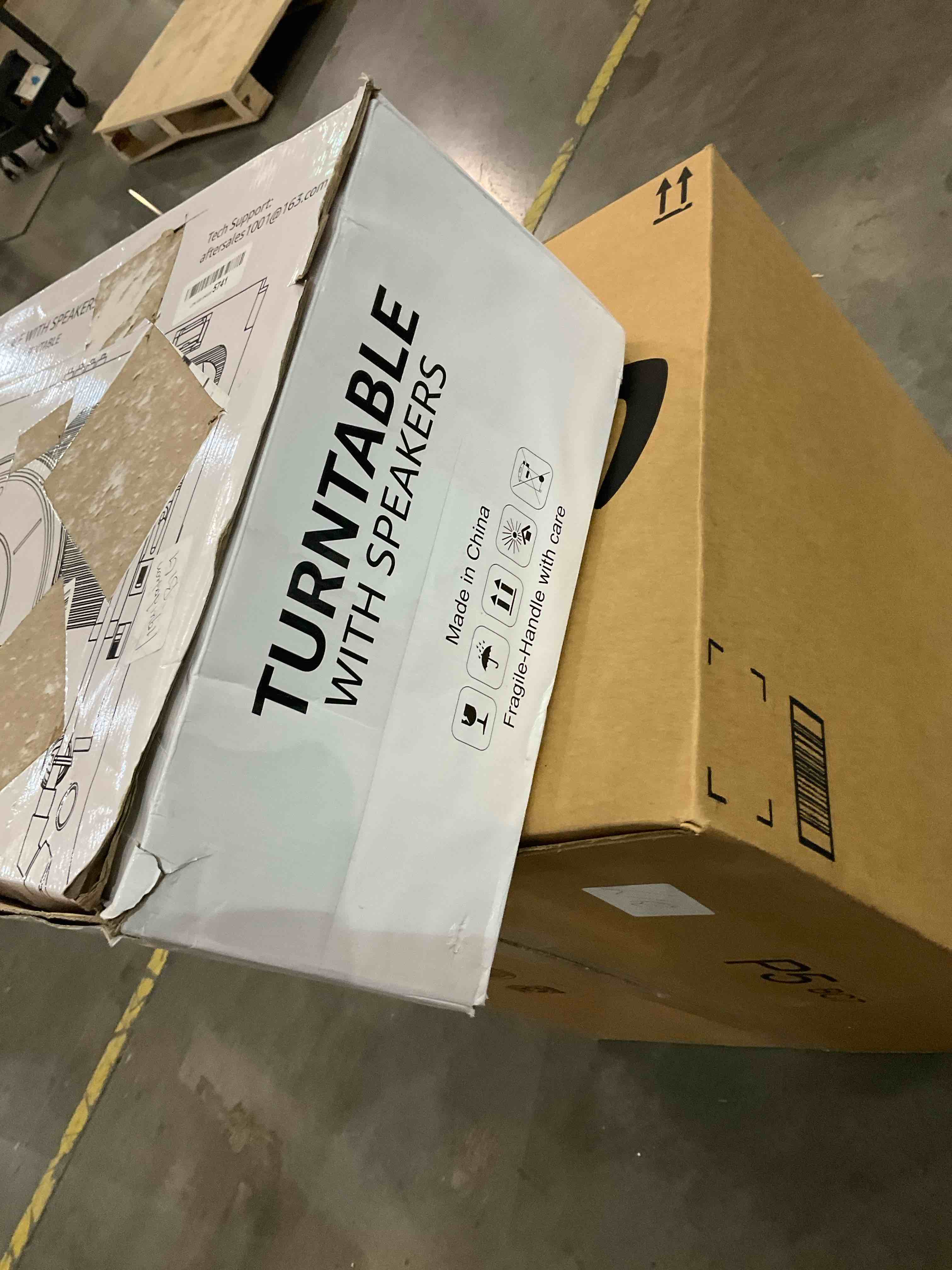 https://s3.amazonaws.com/lotting-images-prod/BargainHunt/BHL00133936_1706907921796.jpeg