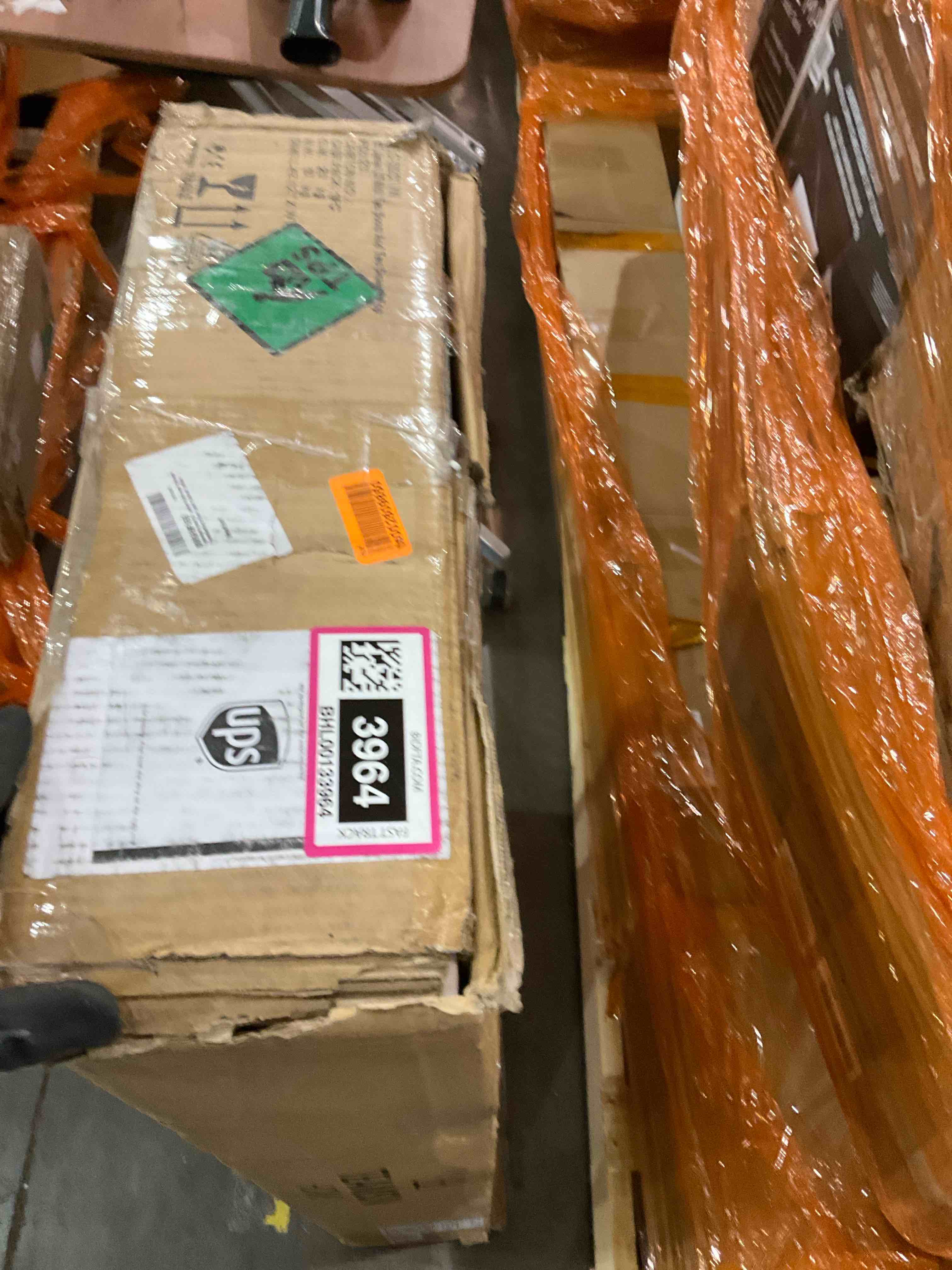 https://s3.amazonaws.com/lotting-images-prod/BargainHunt/BHL00133964_1707225385896.jpeg