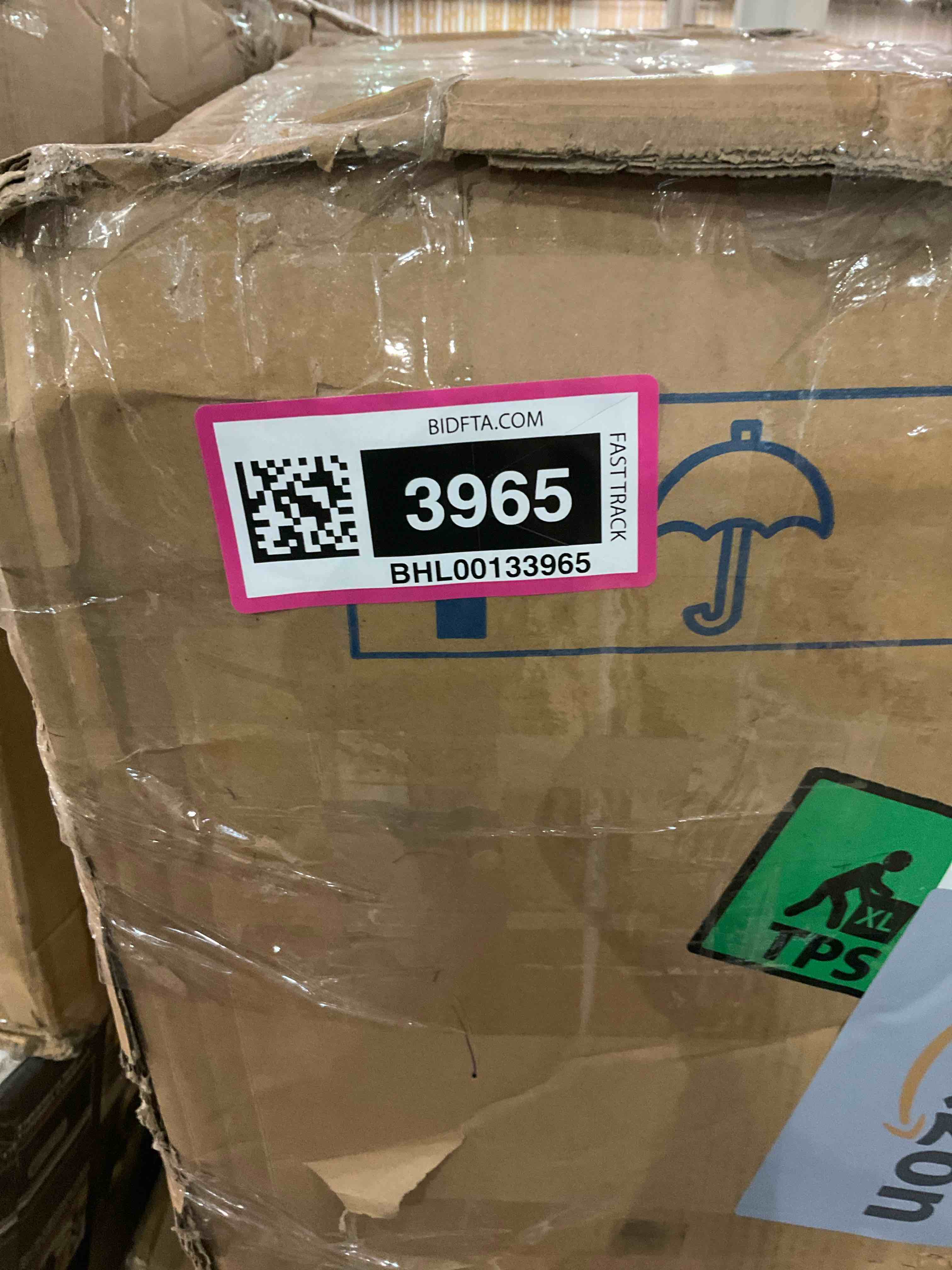 https://s3.amazonaws.com/lotting-images-prod/BargainHunt/BHL00133965_1707225785170.jpeg
