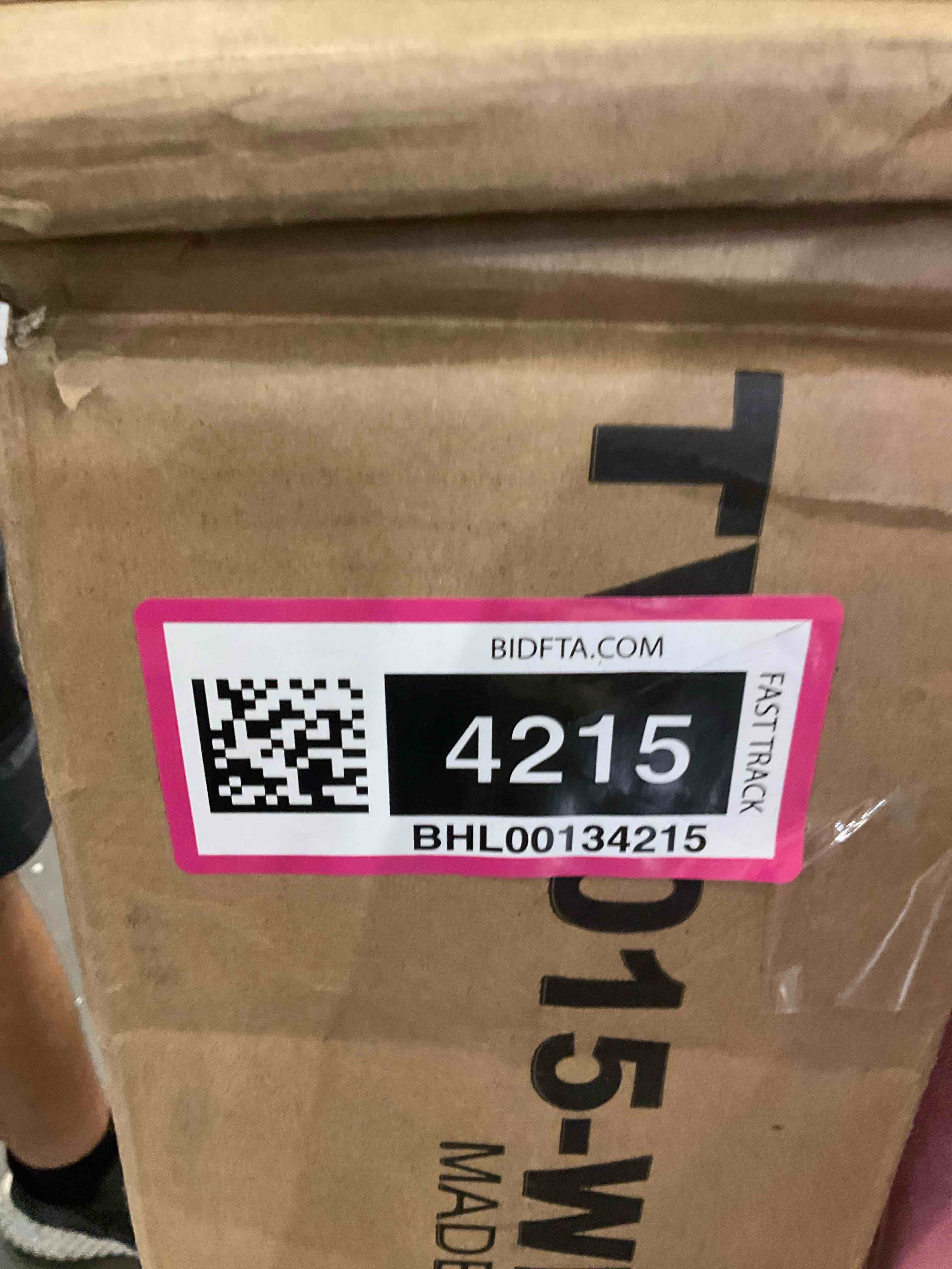 https://s3.amazonaws.com/lotting-images-prod/BargainHunt/BHL00134215_1721131157175.jpeg