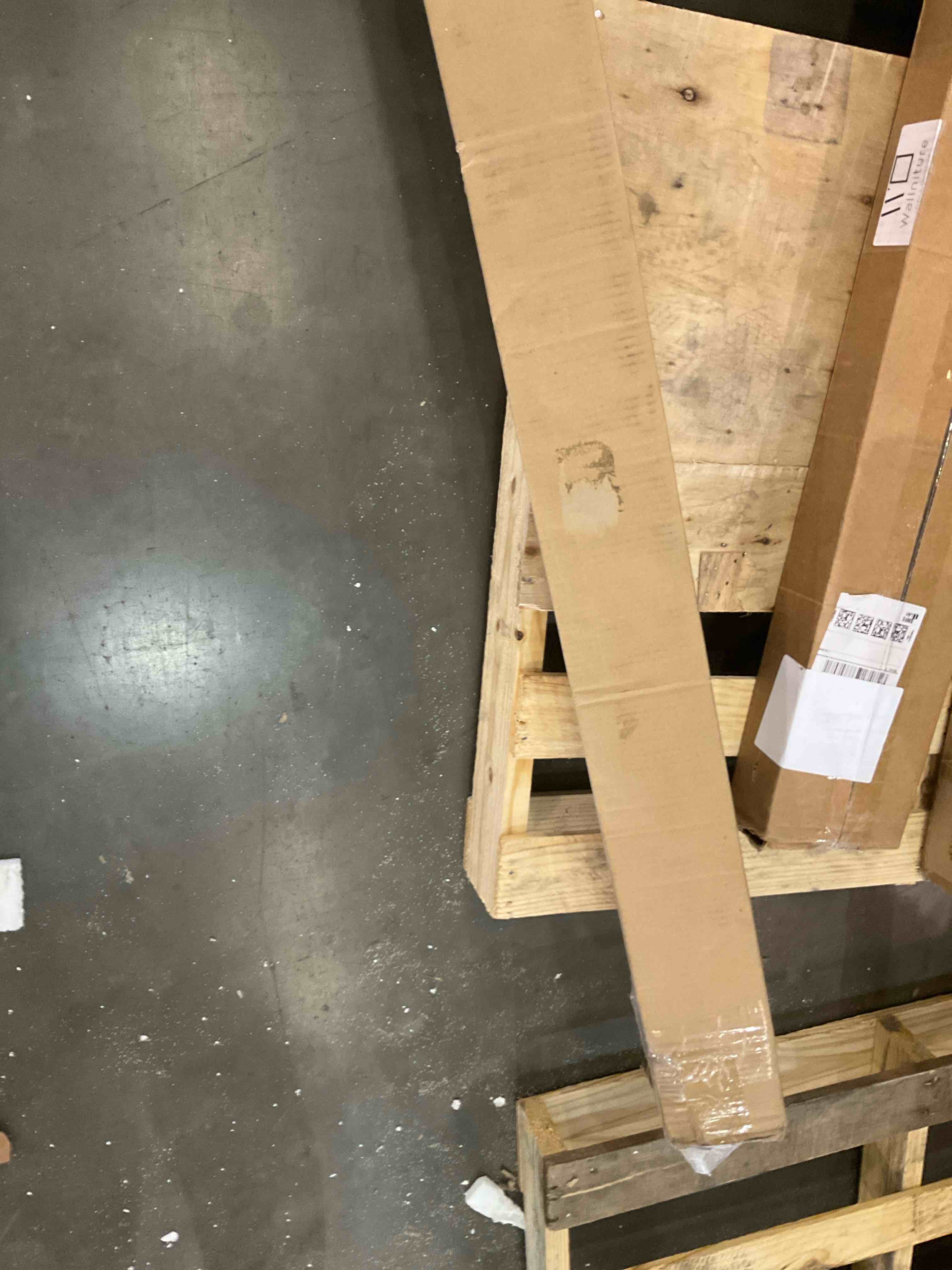 https://s3.amazonaws.com/lotting-images-prod/BargainHunt/BHL00134234_1721132209828.jpeg
