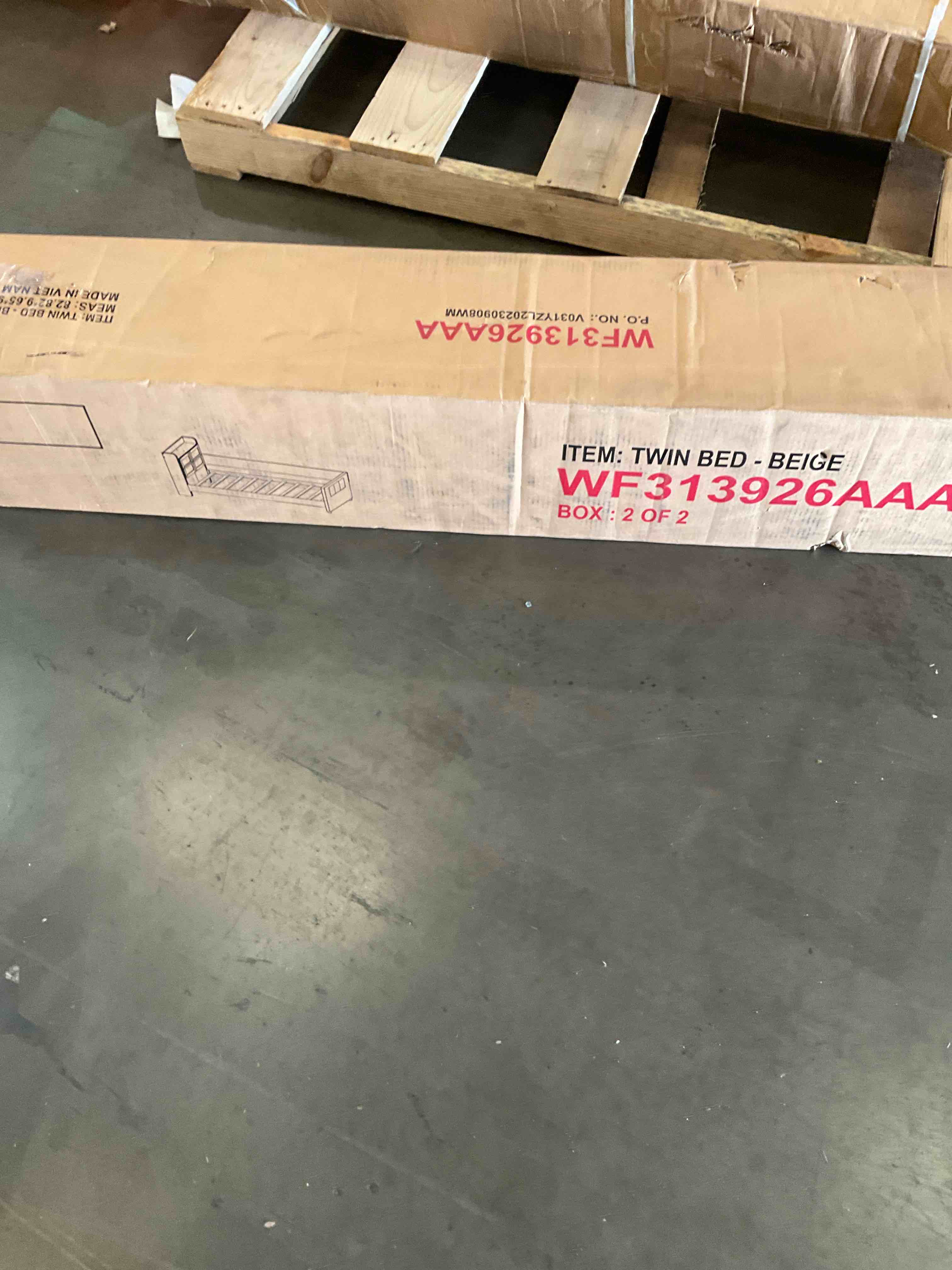https://s3.amazonaws.com/lotting-images-prod/BargainHunt/BHL00134253_1721136482315.jpeg
