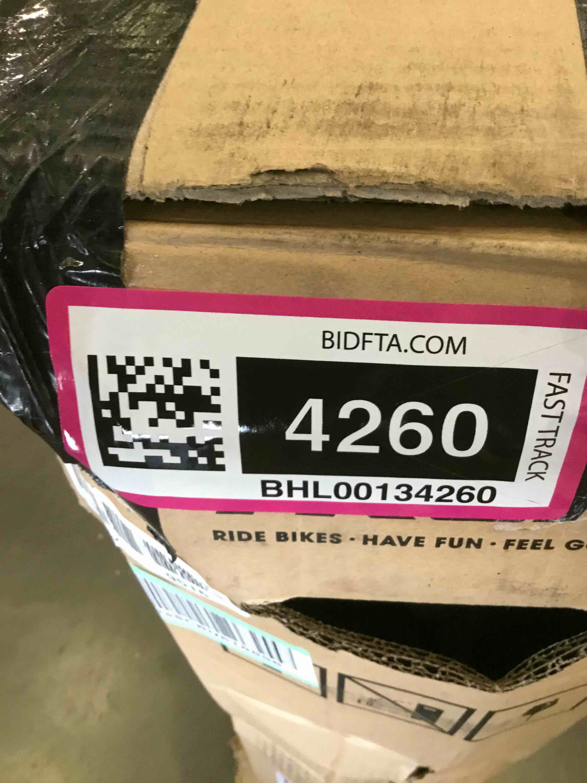 https://s3.amazonaws.com/lotting-images-prod/BargainHunt/BHL00134260_1721137572999.jpeg