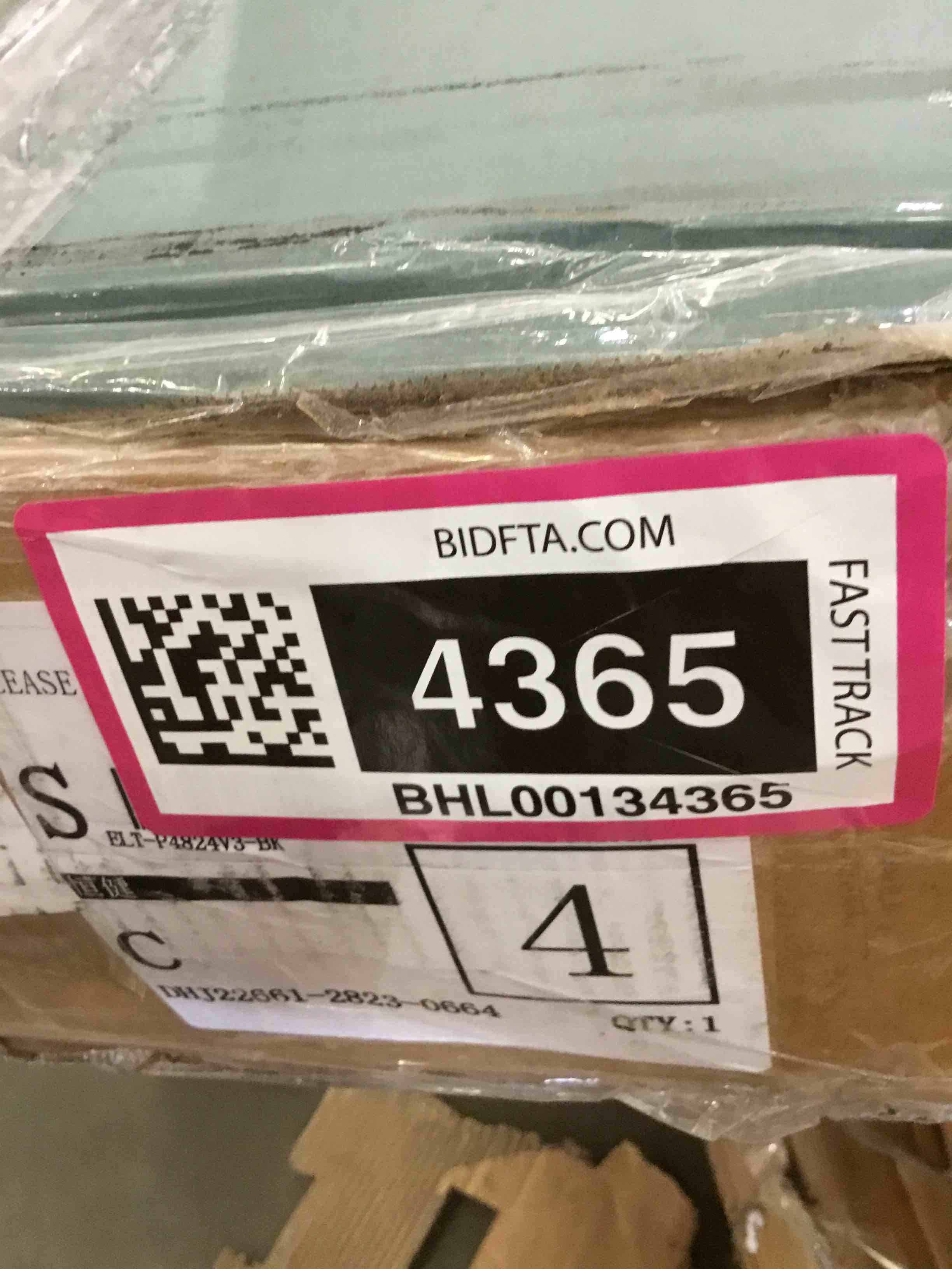 https://s3.amazonaws.com/lotting-images-prod/BargainHunt/BHL00134365_1721227851420.jpeg