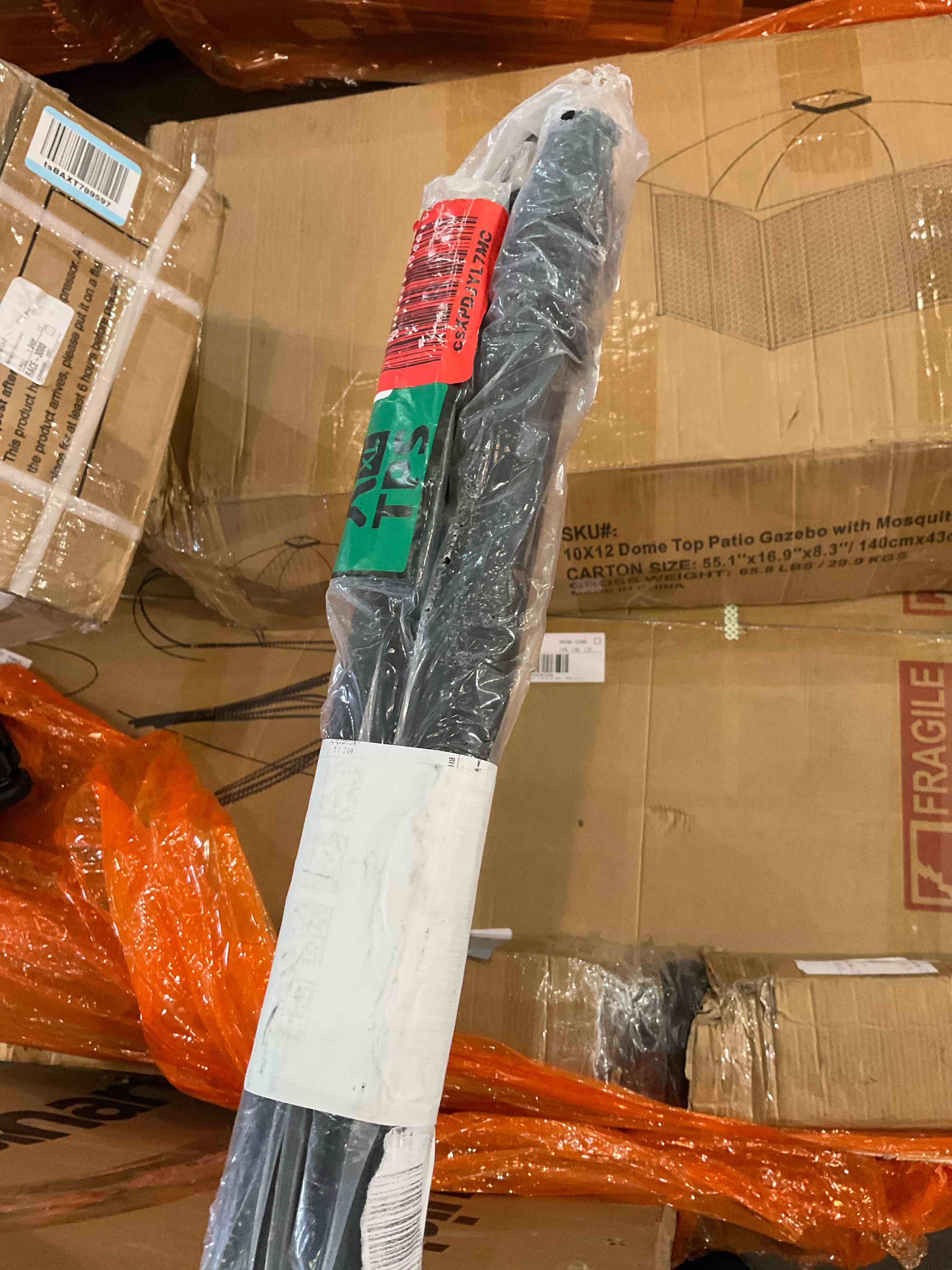 800g Petranoff Javelin. for beginners and intermediate throwers. They can be used for both training and competition. Durable, stiff, and affordable