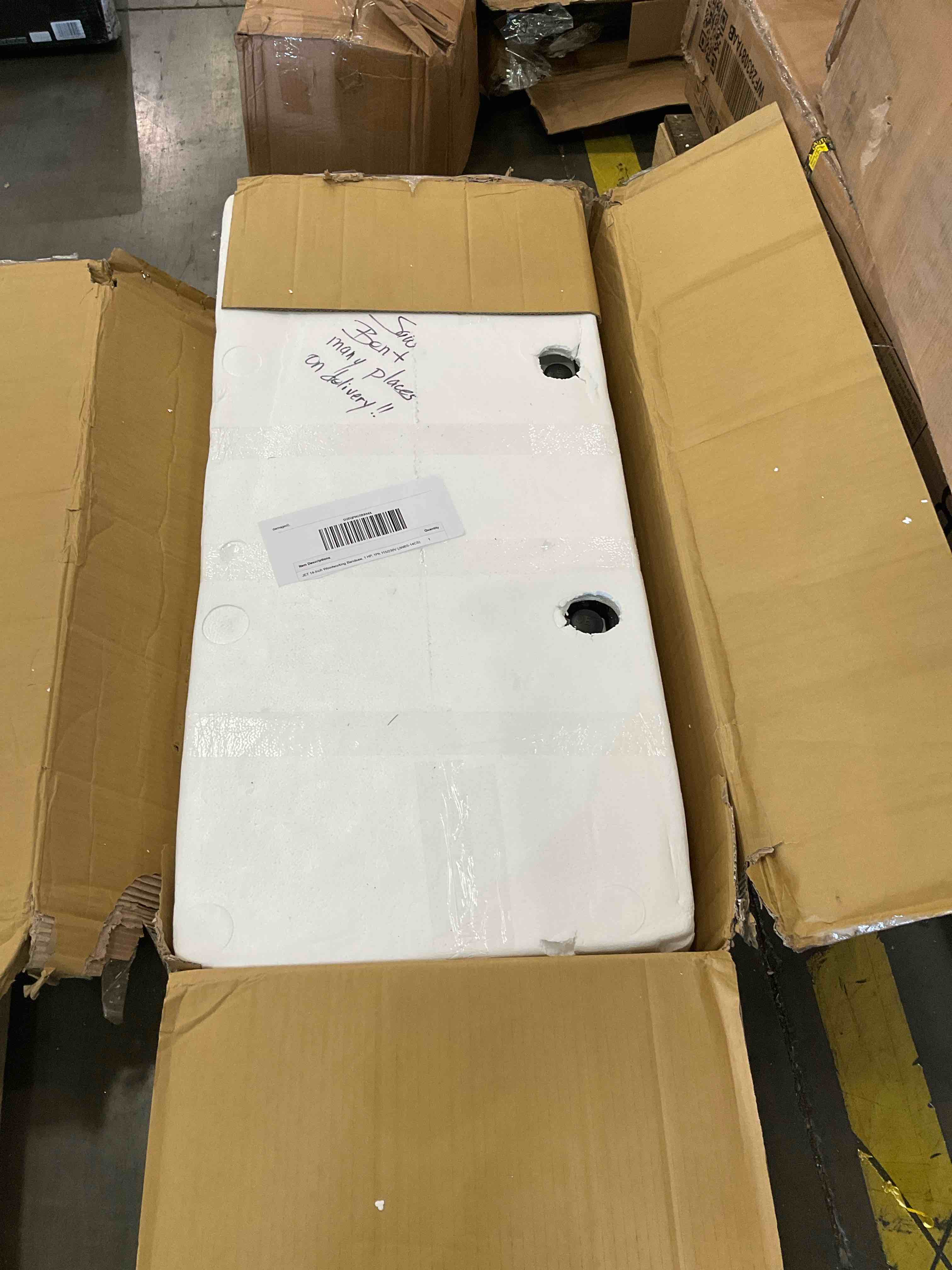 https://s3.amazonaws.com/lotting-images-prod/BargainHunt/BHL00136167_1723561531453.jpeg