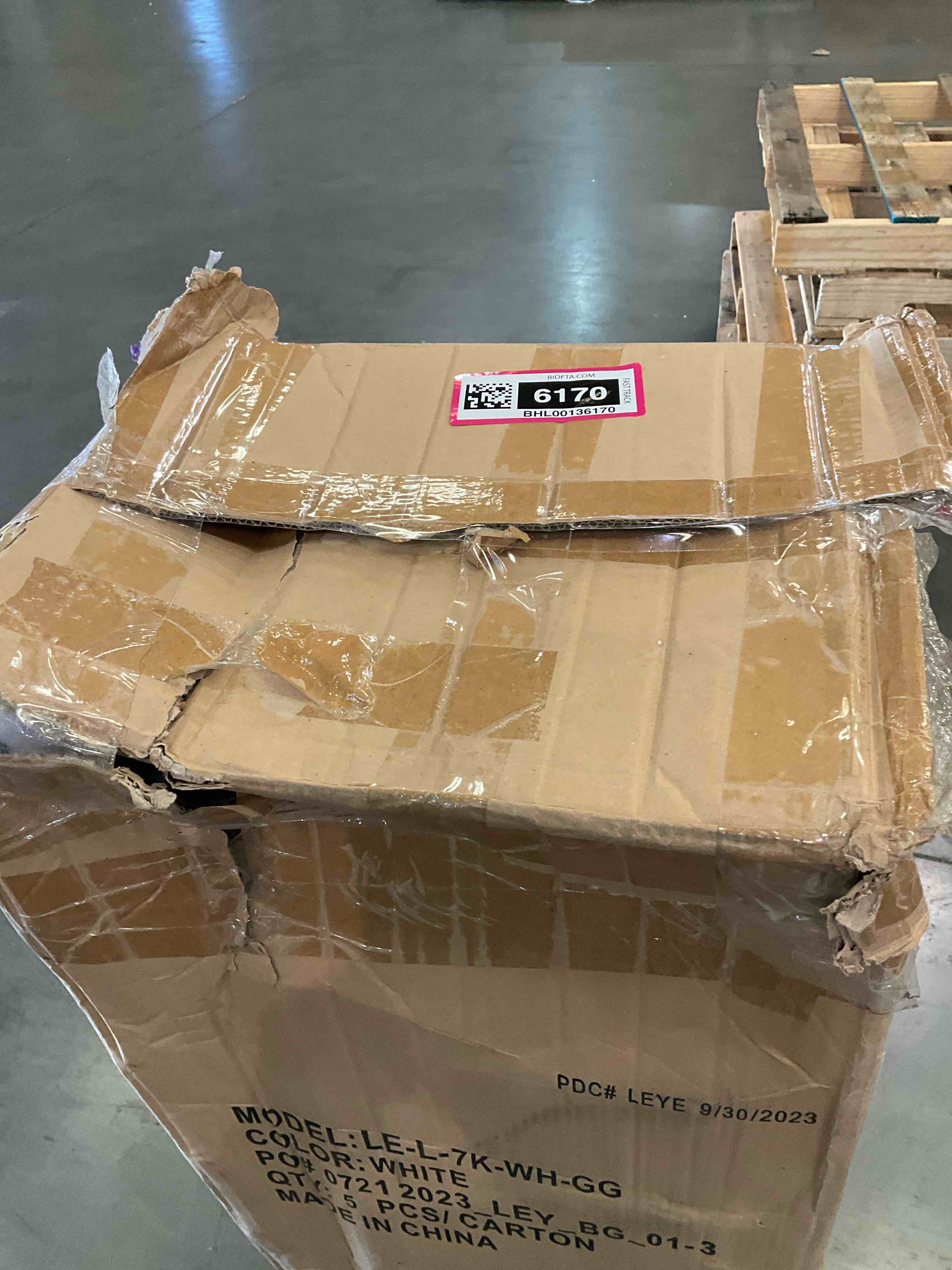 https://s3.amazonaws.com/lotting-images-prod/BargainHunt/BHL00136170_1723562542104.jpeg