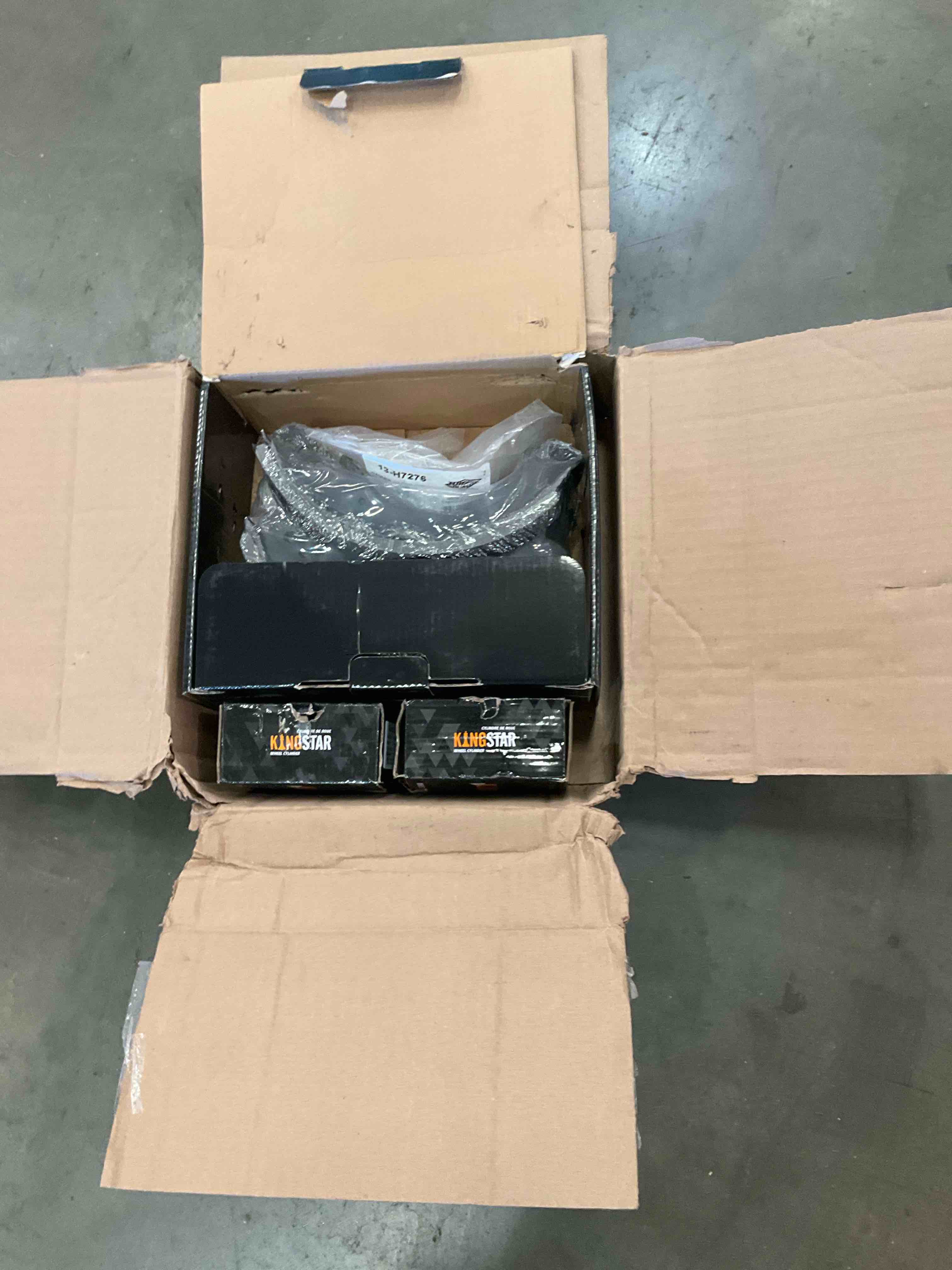 https://s3.amazonaws.com/lotting-images-prod/BargainHunt/BHL00136174_1723563107396.jpeg