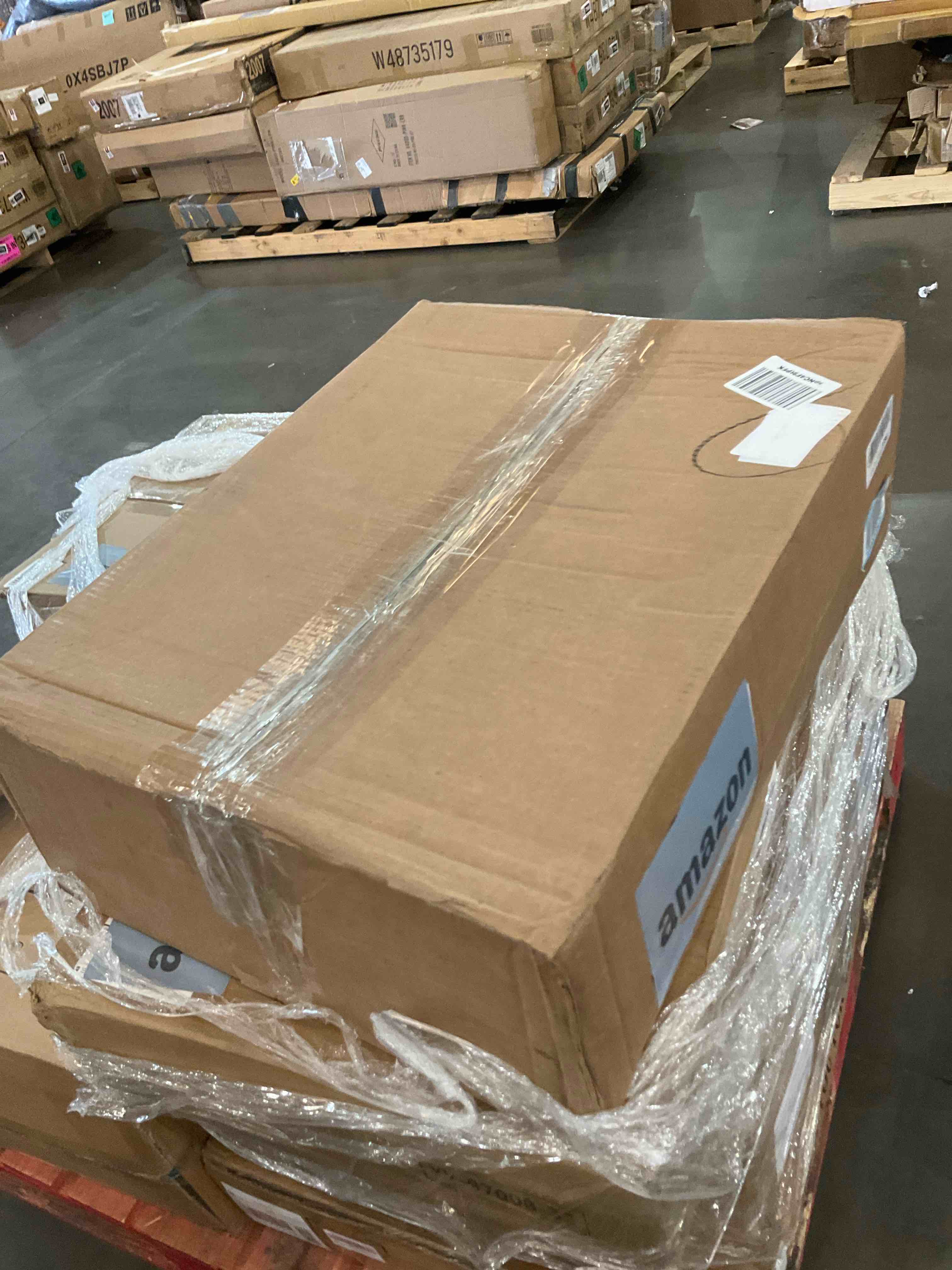 https://s3.amazonaws.com/lotting-images-prod/BargainHunt/BHL00137854_1719501739911.jpeg