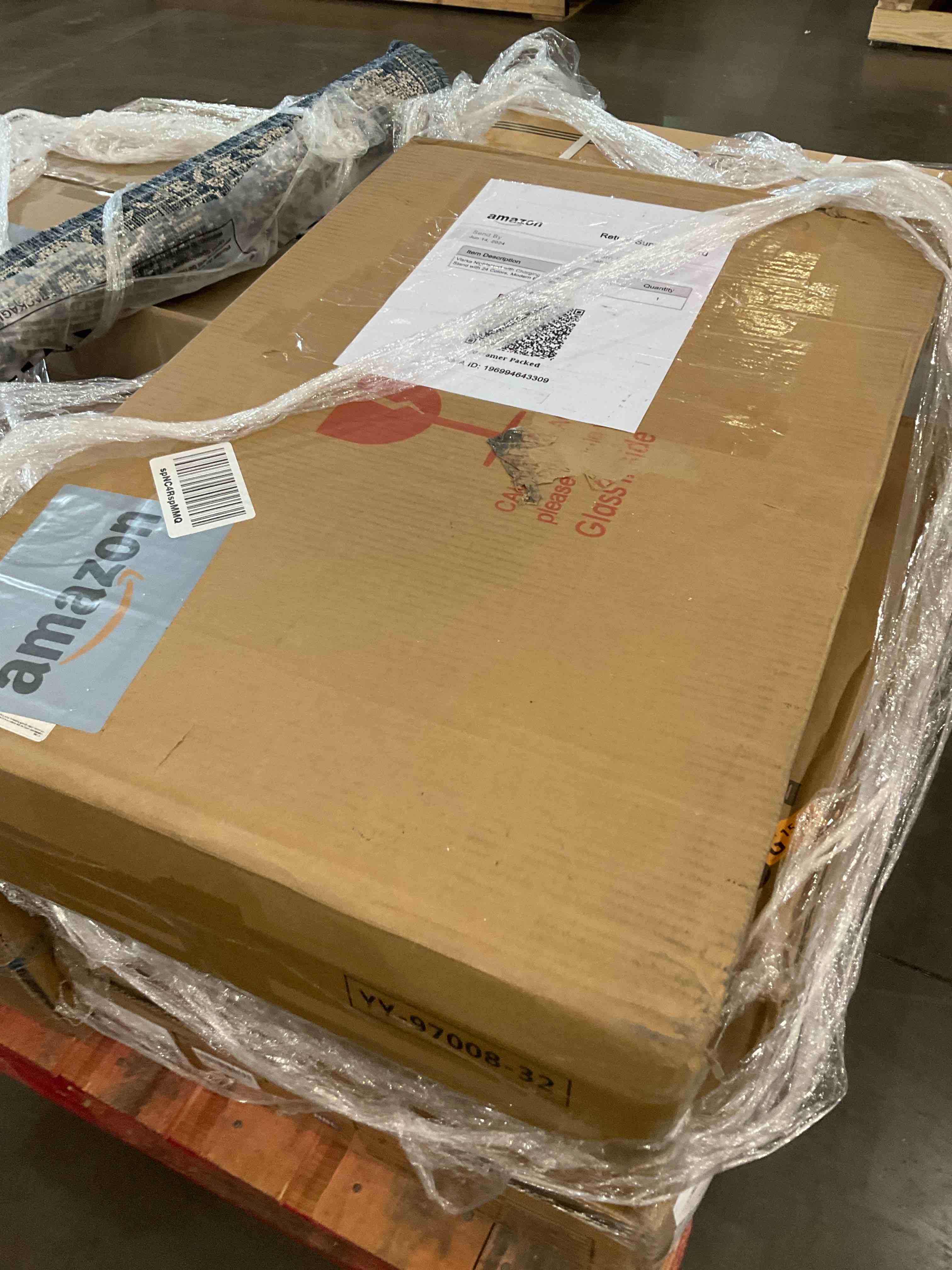 https://s3.amazonaws.com/lotting-images-prod/BargainHunt/BHL00137855_1719501893646.jpeg