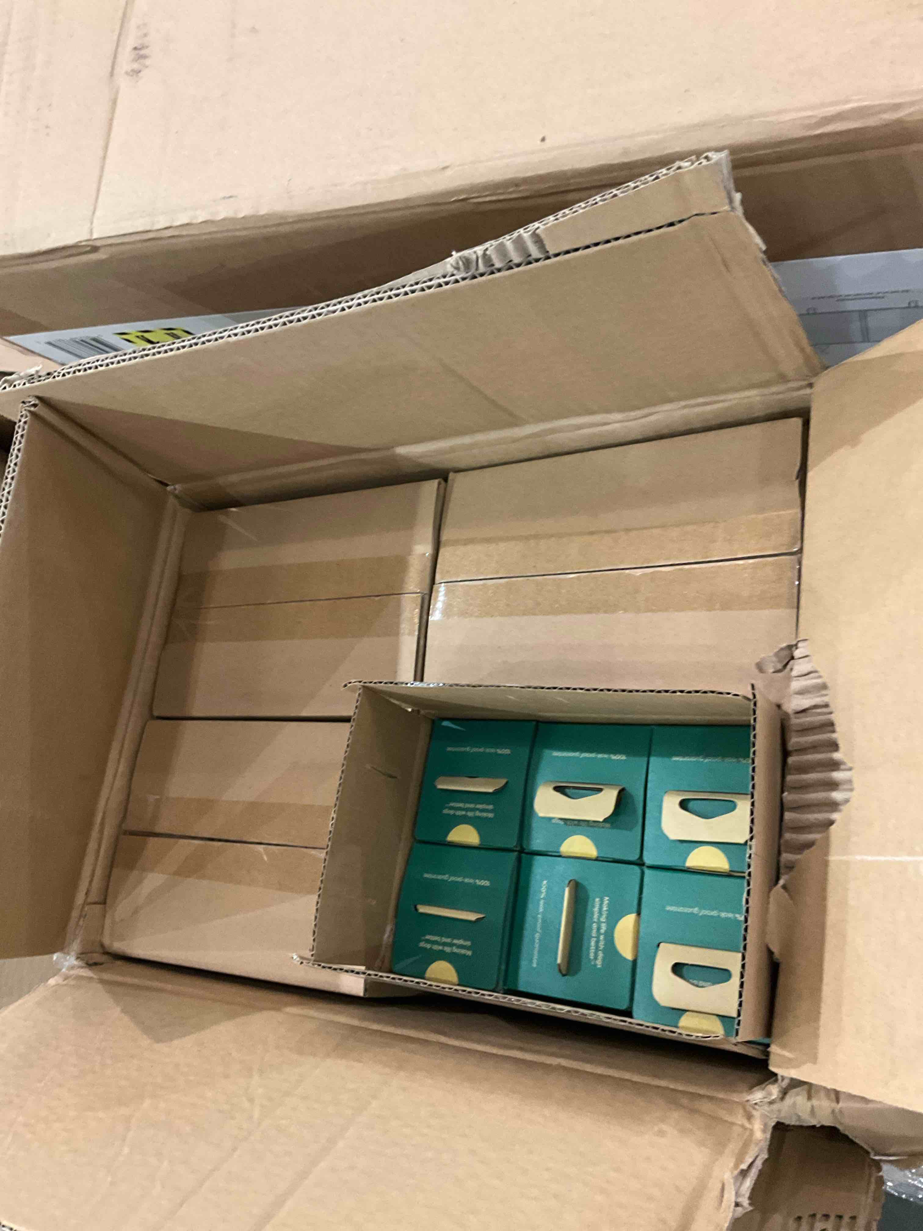 https://s3.amazonaws.com/lotting-images-prod/BargainHunt/BHL00137860_1719502805497.jpeg
