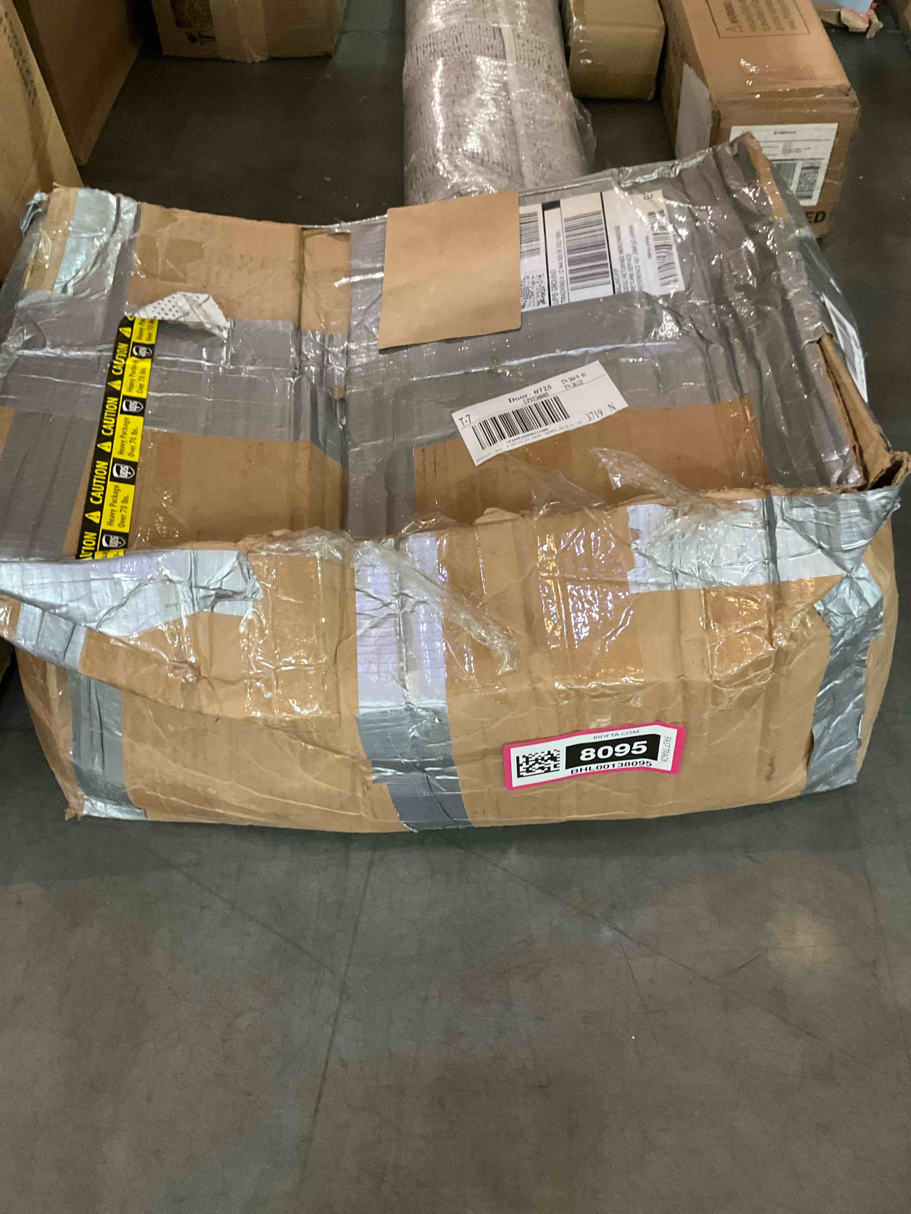 https://s3.amazonaws.com/lotting-images-prod/BargainHunt/BHL00138095_1717160117971.jpeg