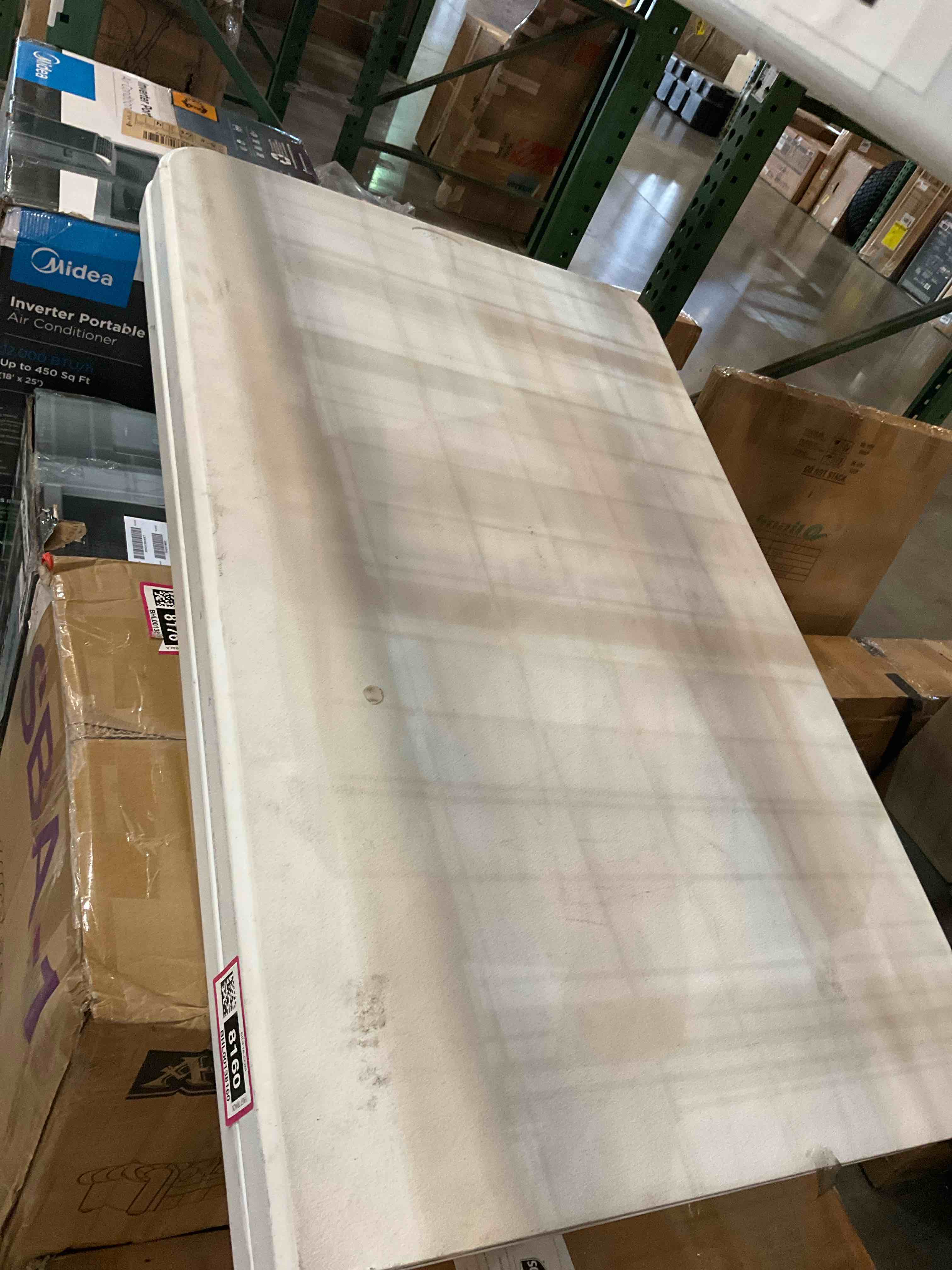 https://s3.amazonaws.com/lotting-images-prod/BargainHunt/BHL00138160_1717427747311.jpeg