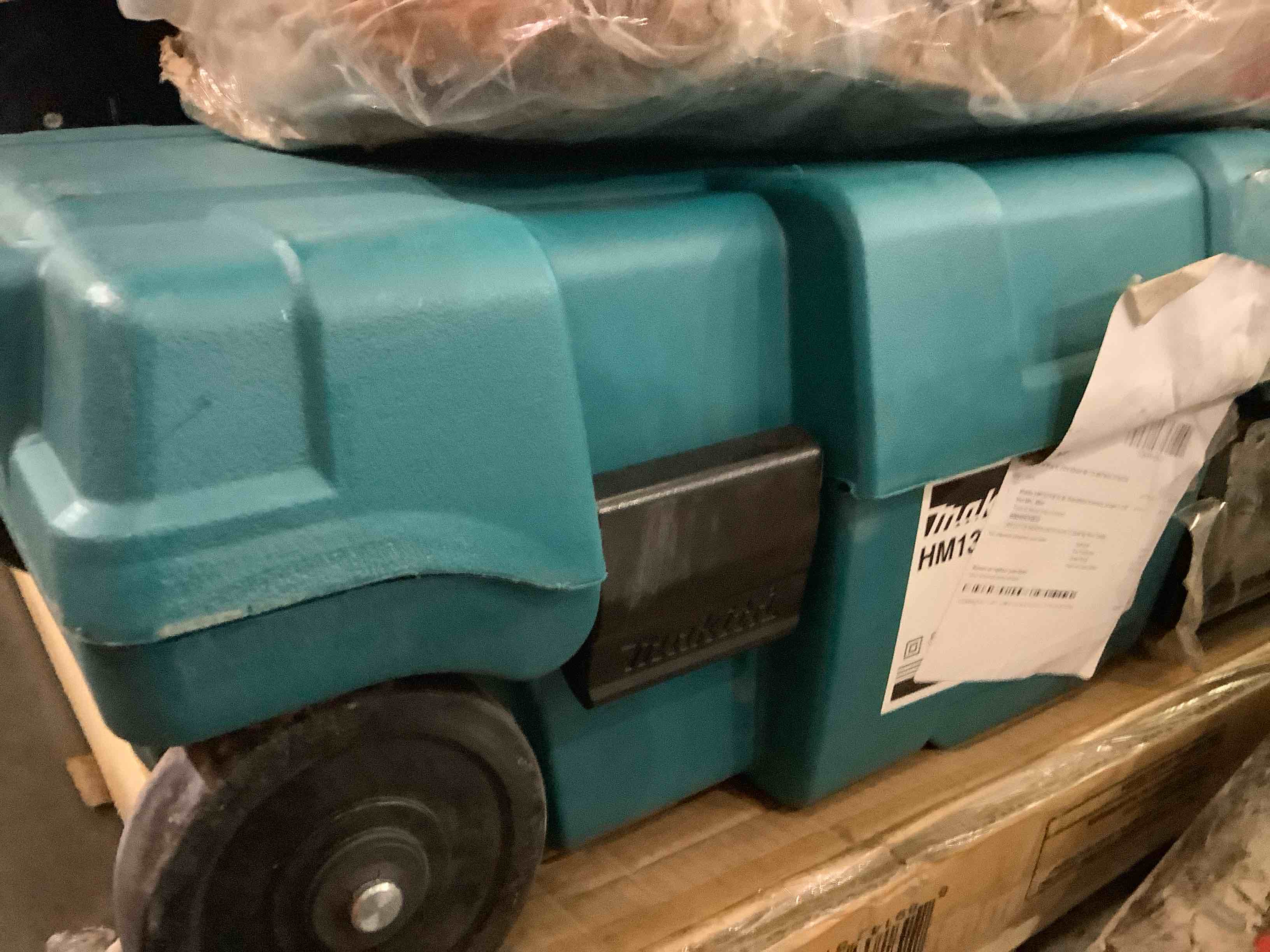 https://s3.amazonaws.com/lotting-images-prod/BargainHunt/BHL00138257_1717442198367.jpeg