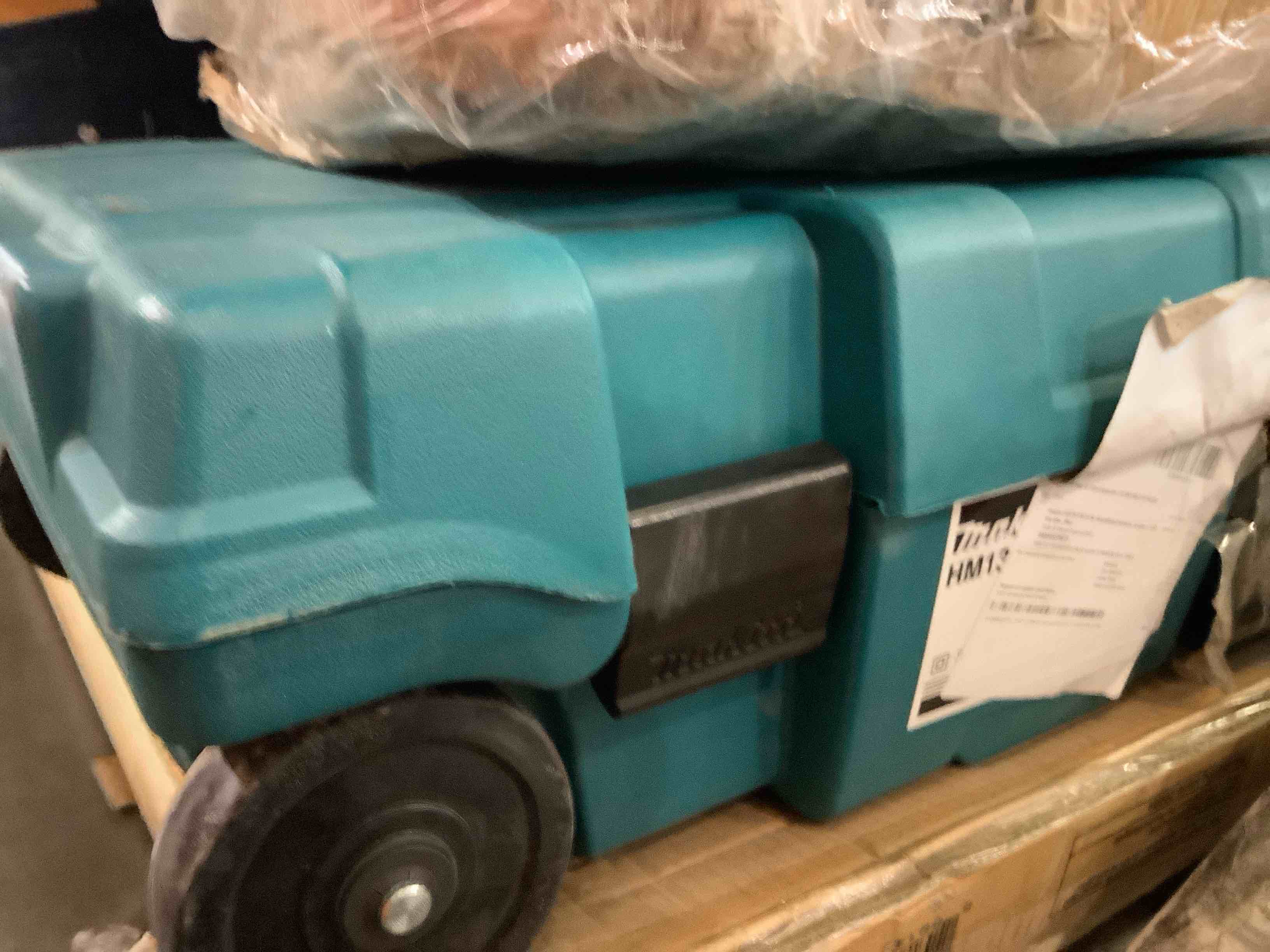 https://s3.amazonaws.com/lotting-images-prod/BargainHunt/BHL00138257_1717442200808.jpeg