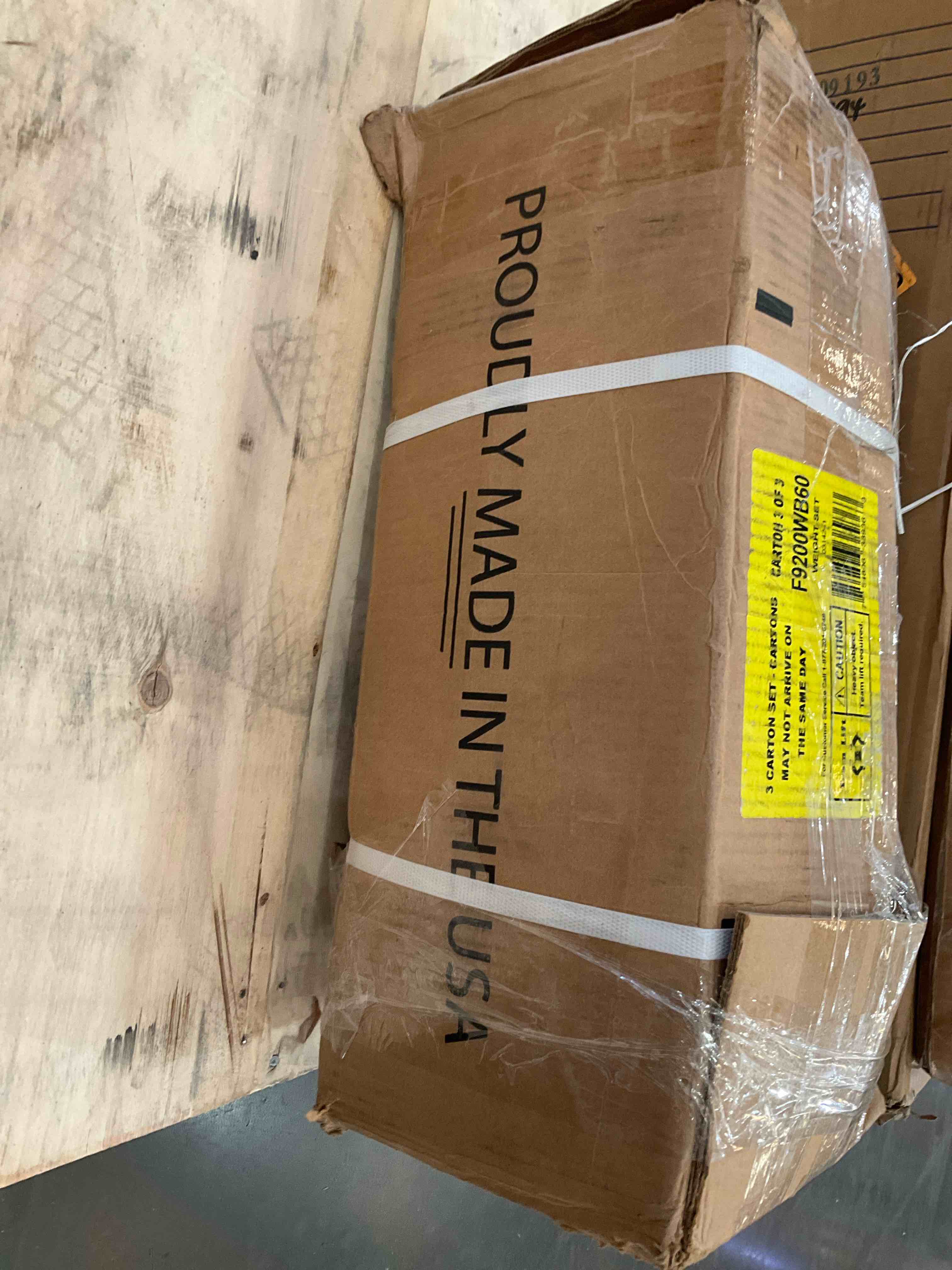 https://s3.amazonaws.com/lotting-images-prod/BargainHunt/BHL00138395_1717699386055.jpeg