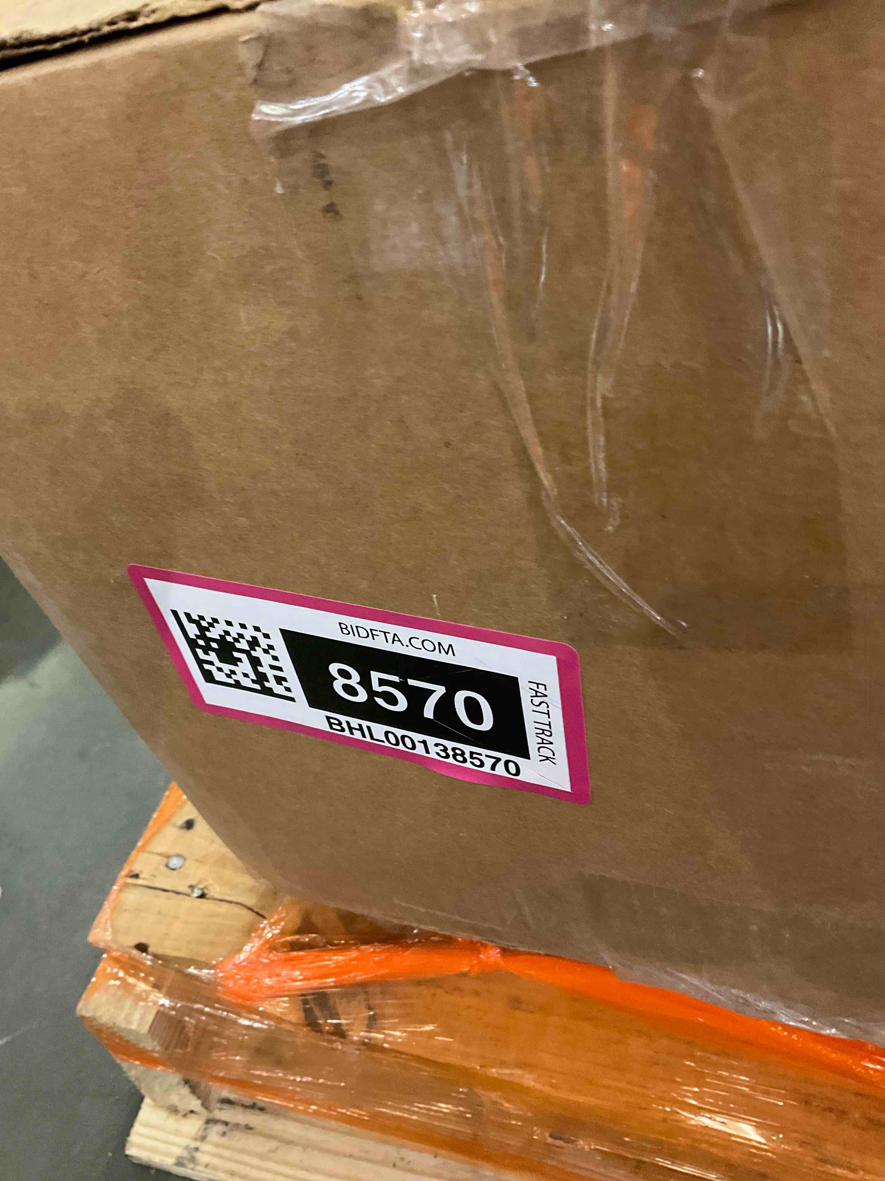 https://s3.amazonaws.com/lotting-images-prod/BargainHunt/BHL00138570_1720701149625.jpeg