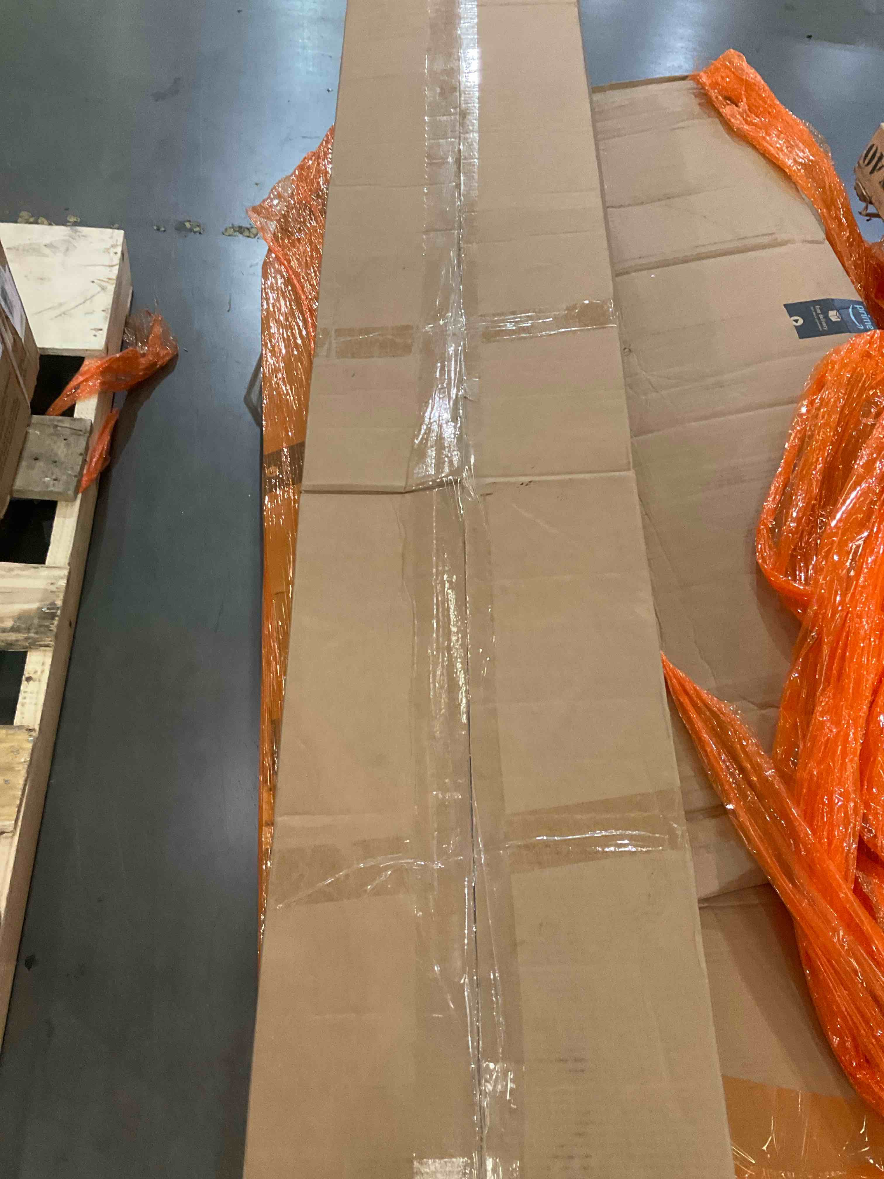 https://s3.amazonaws.com/lotting-images-prod/BargainHunt/BHL00138570_1720701153065.jpeg