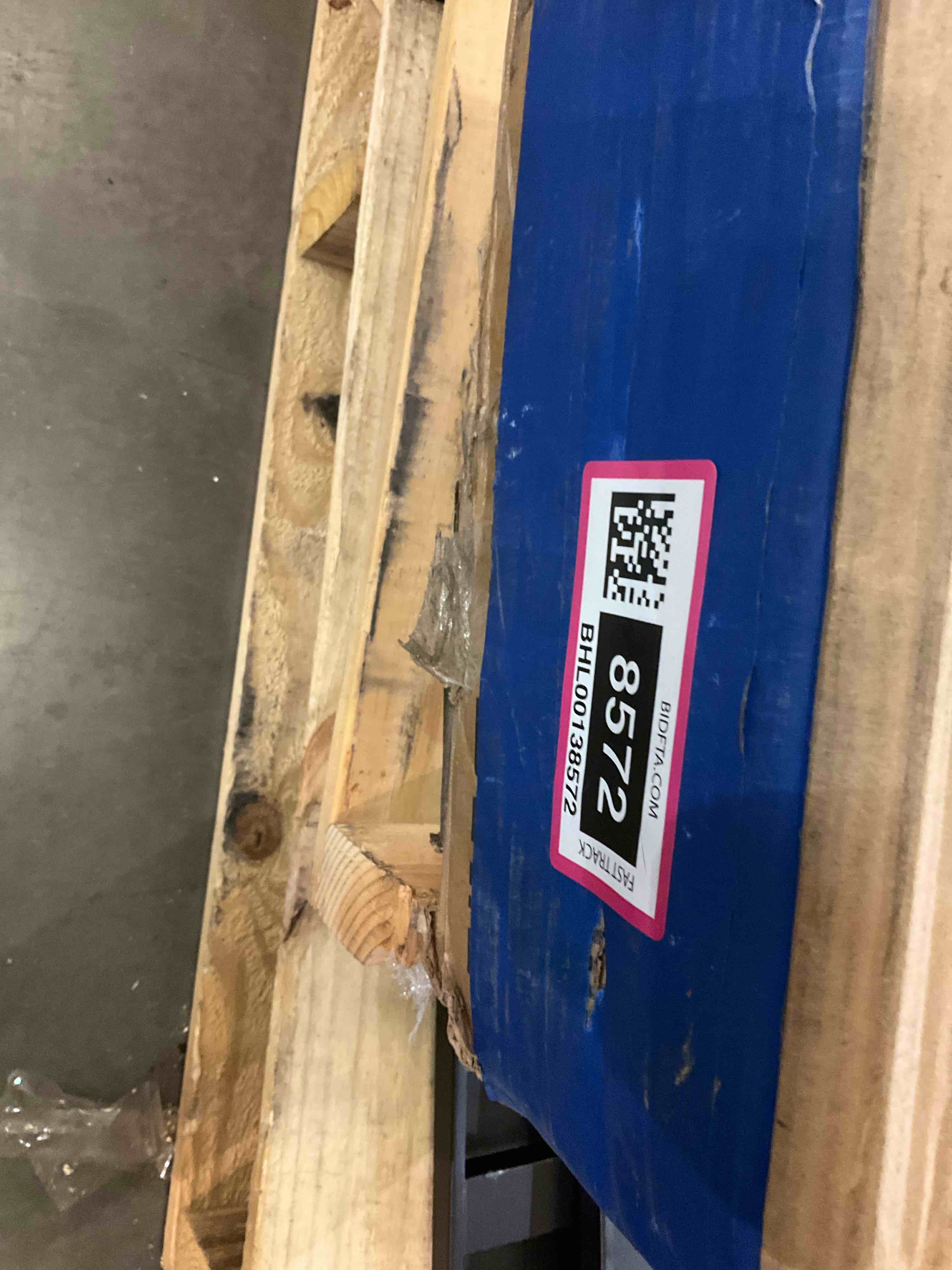 https://s3.amazonaws.com/lotting-images-prod/BargainHunt/BHL00138572_1720701448273.jpeg