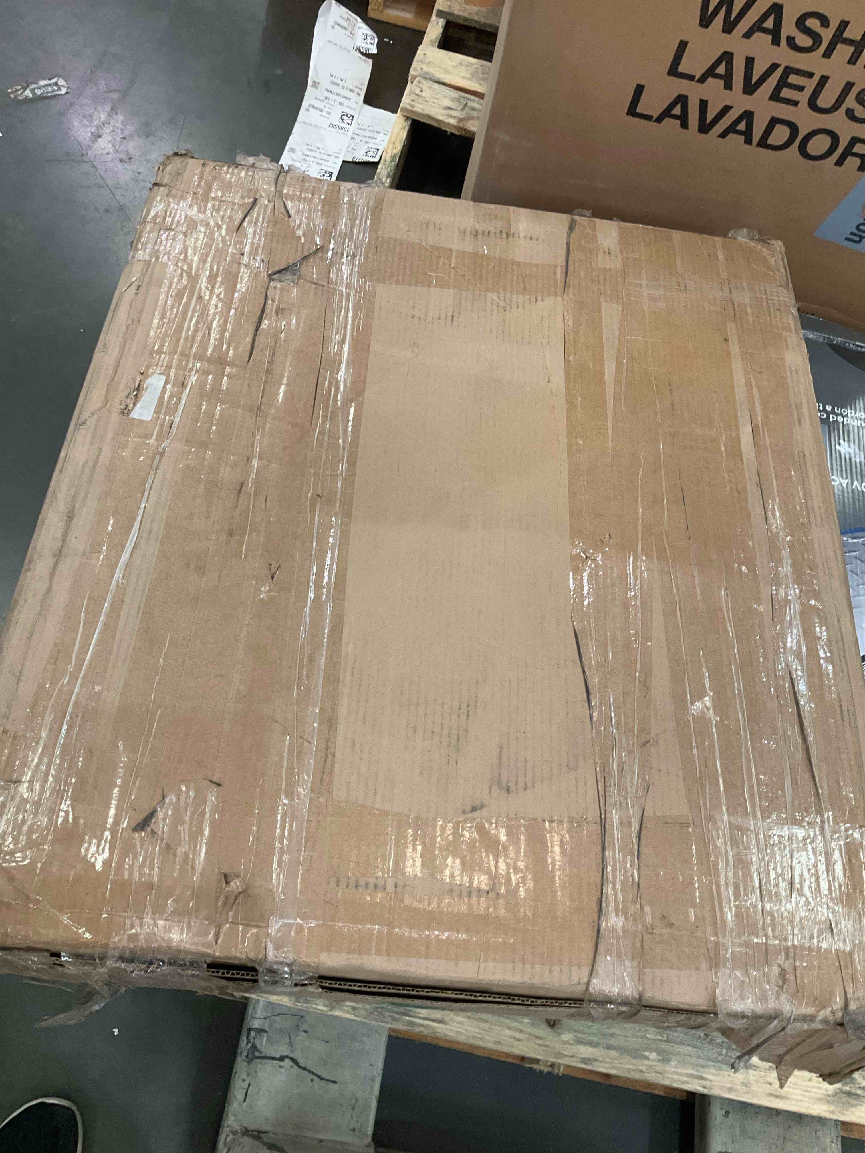 https://s3.amazonaws.com/lotting-images-prod/BargainHunt/BHL00139970_1722884993330.jpeg