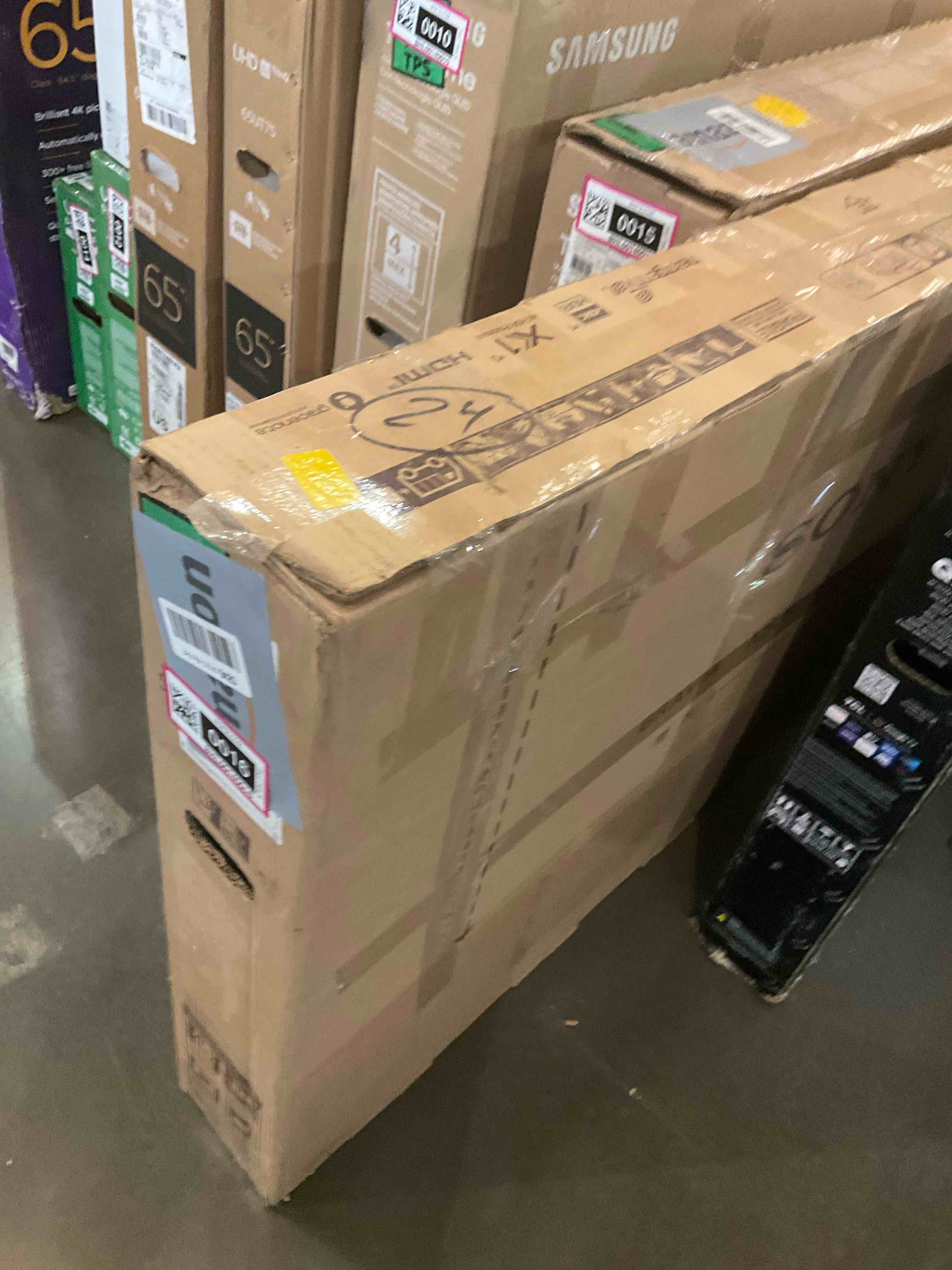 https://s3.amazonaws.com/lotting-images-prod/BargainHunt/BHL00140016_1717075788655.jpeg