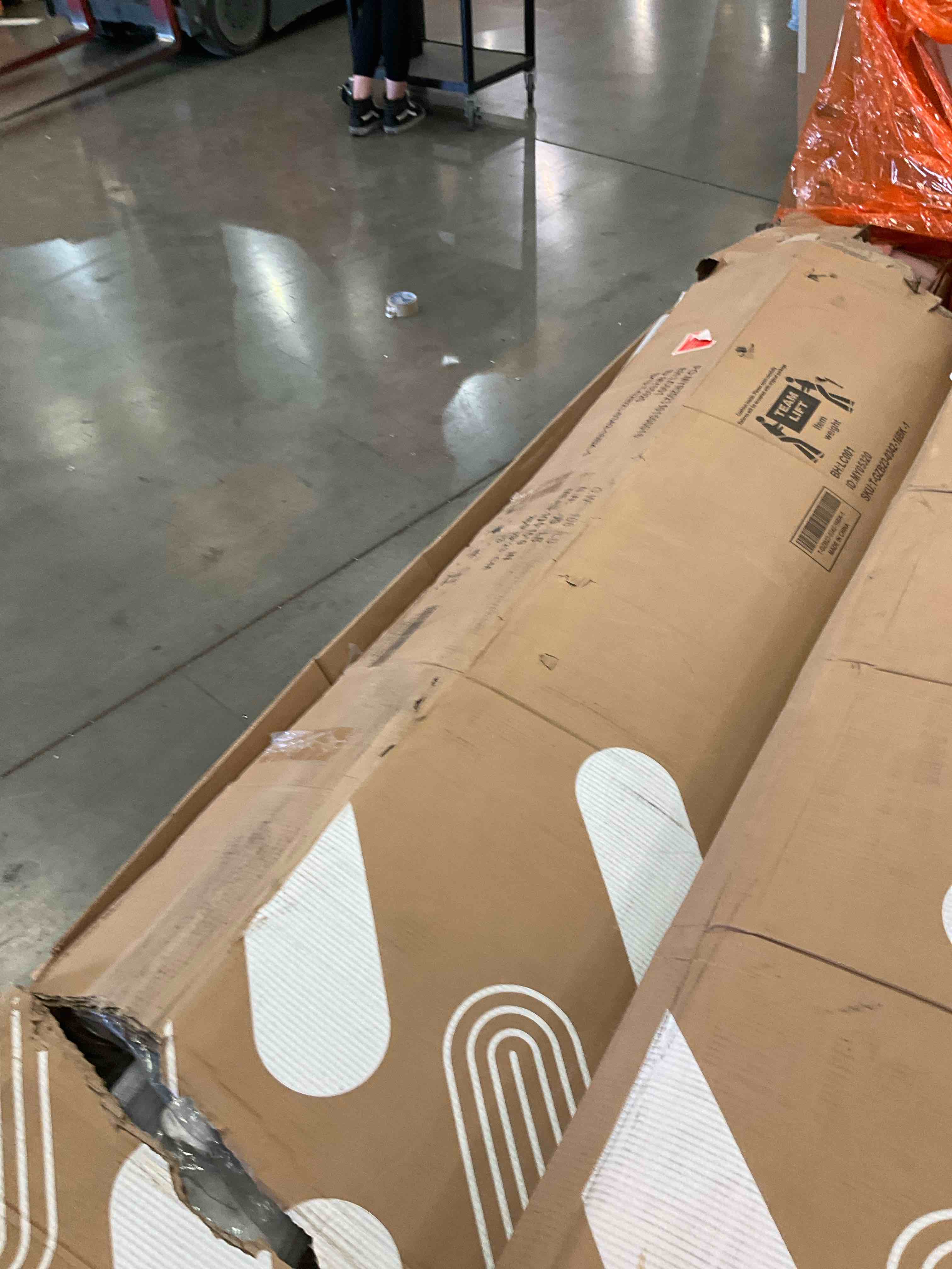 https://s3.amazonaws.com/lotting-images-prod/BargainHunt/BHL00140124_1717695042684.jpeg